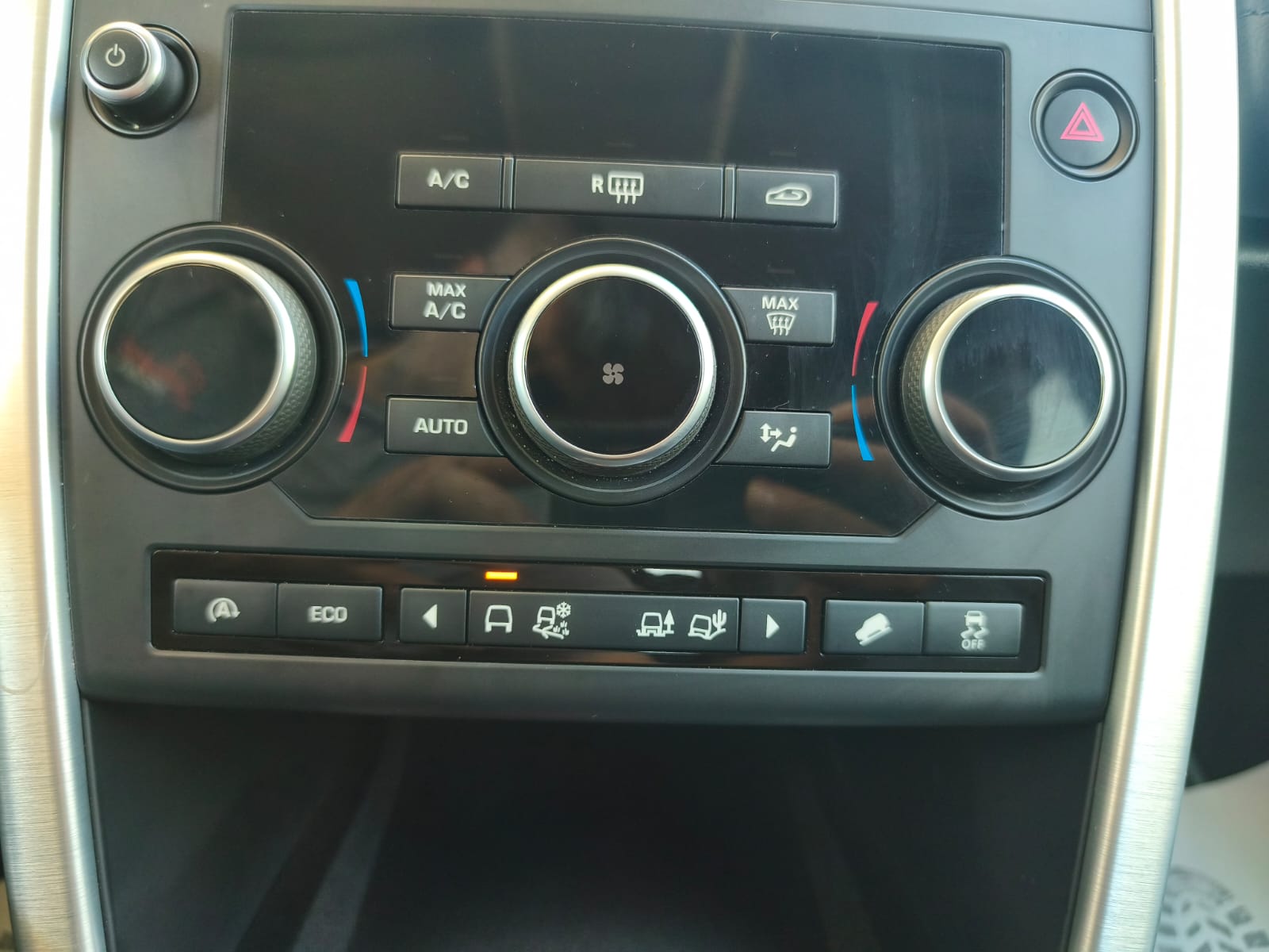 LAND ROVER Discovery Sport 2.0 TD4 HSE Luxury AT9-image-26