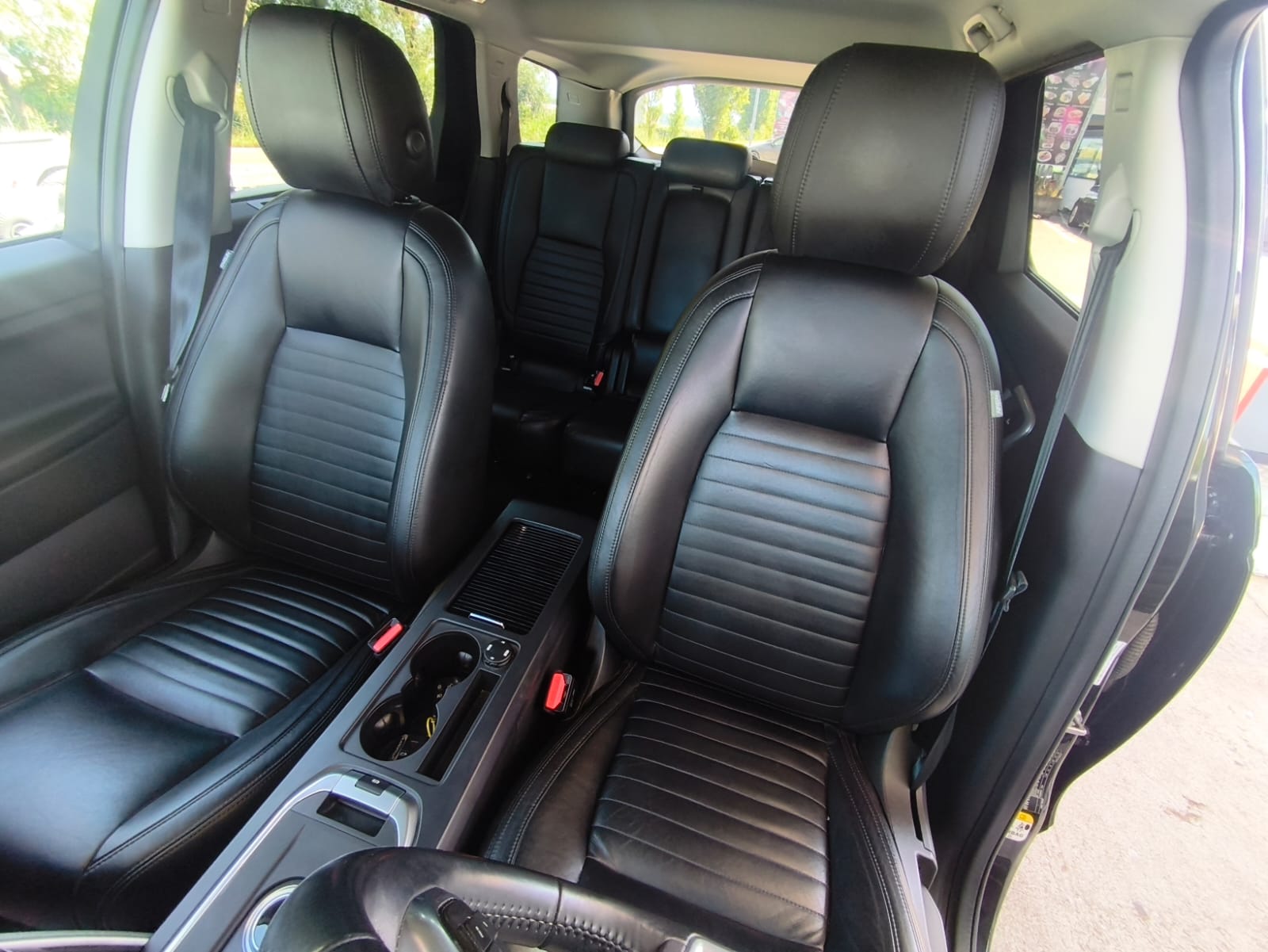 LAND ROVER Discovery Sport 2.0 TD4 HSE Luxury AT9-image-13