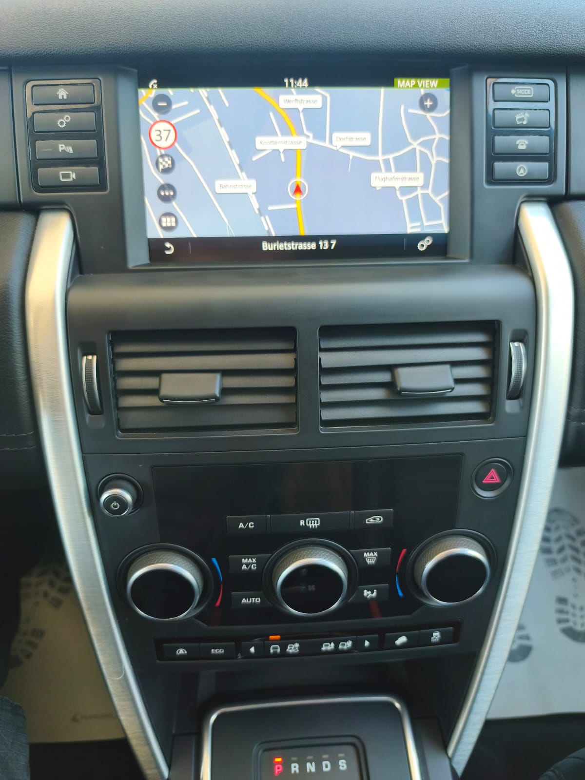 LAND ROVER Discovery Sport 2.0 TD4 HSE Luxury AT9-image-18