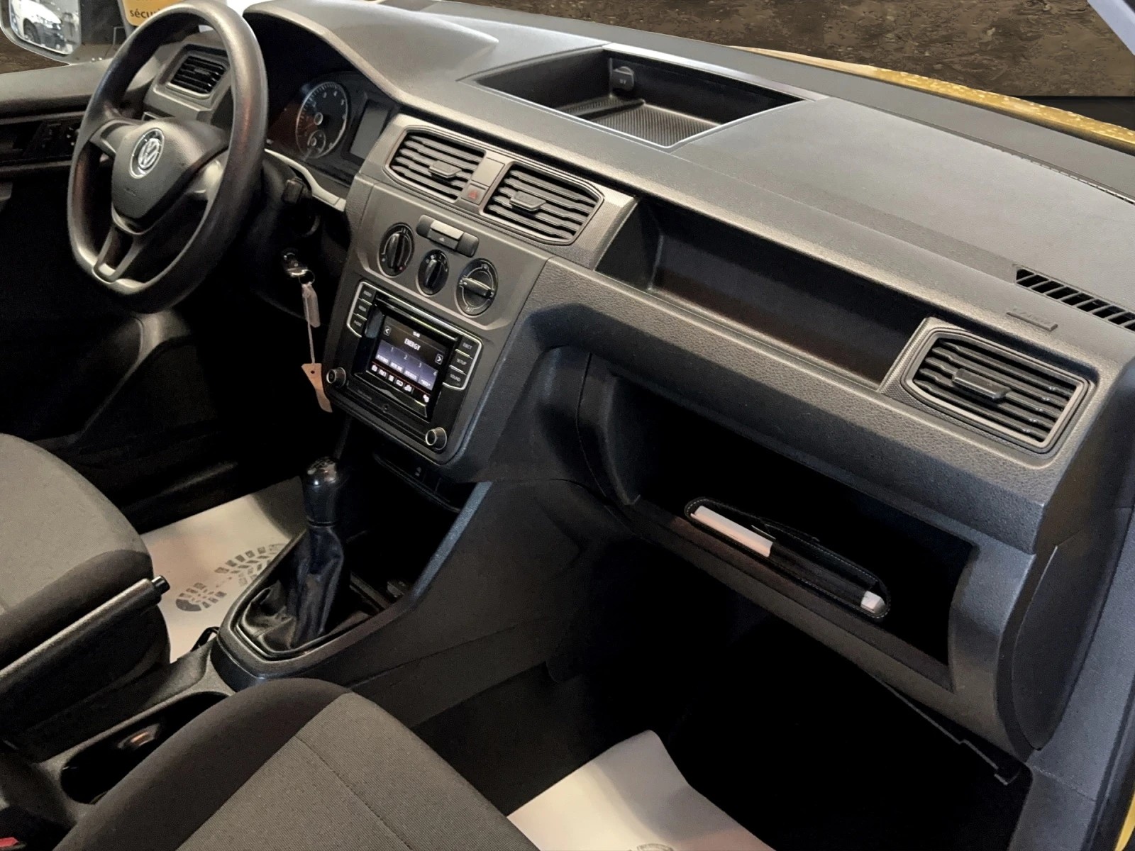 VW Caddy 2.0TDI 4Motion BlueMotion Technology-image-7