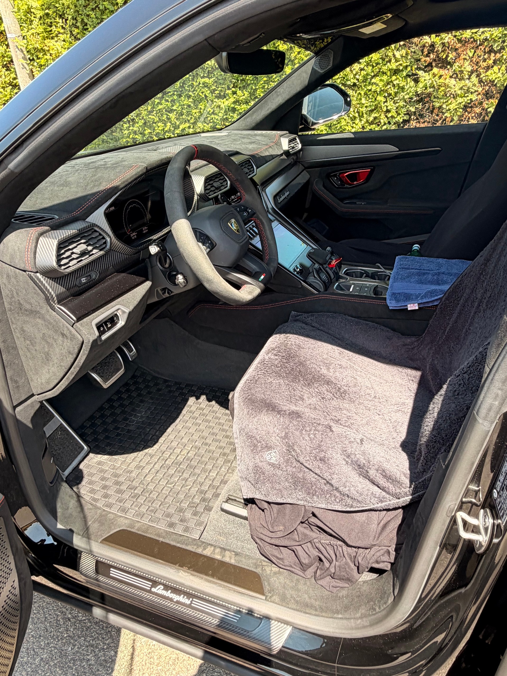 LAMBORGHINI Urus Perfomrante-image-14