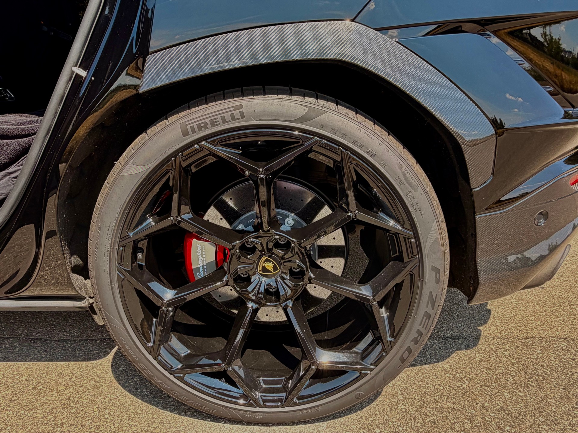LAMBORGHINI Urus Perfomrante-image-8