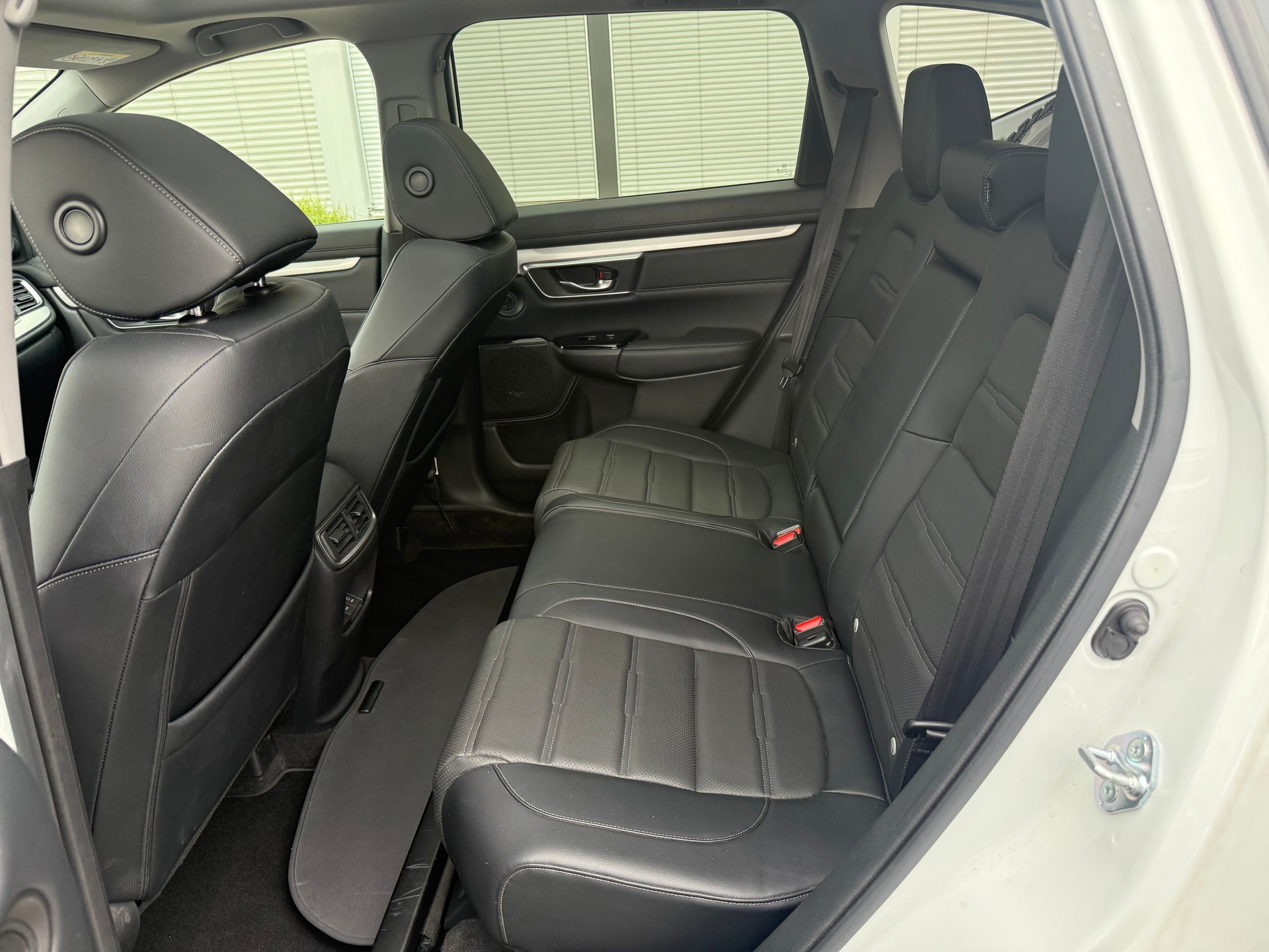 HONDA CR-V 2.0i MMD Hybrid Executive 4WD Automatic-image-10