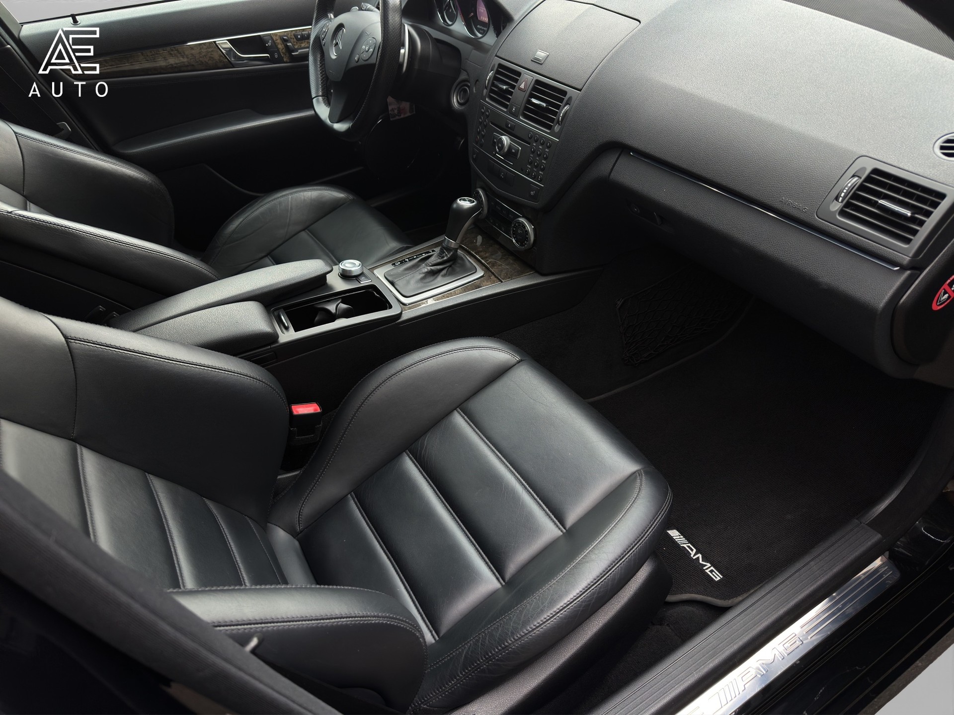 MERCEDES-BENZ C 63 AMG-image-9