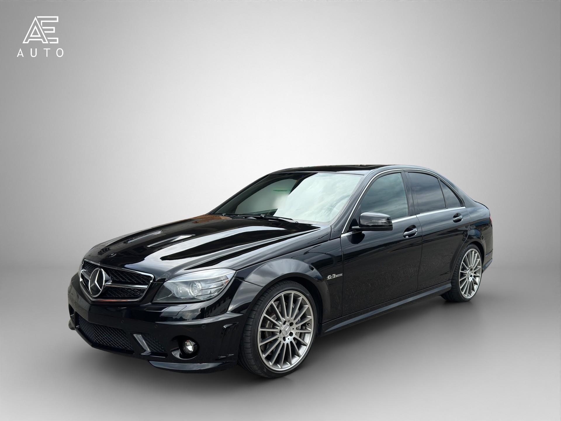 MERCEDES-BENZ C 63 AMG-image-2