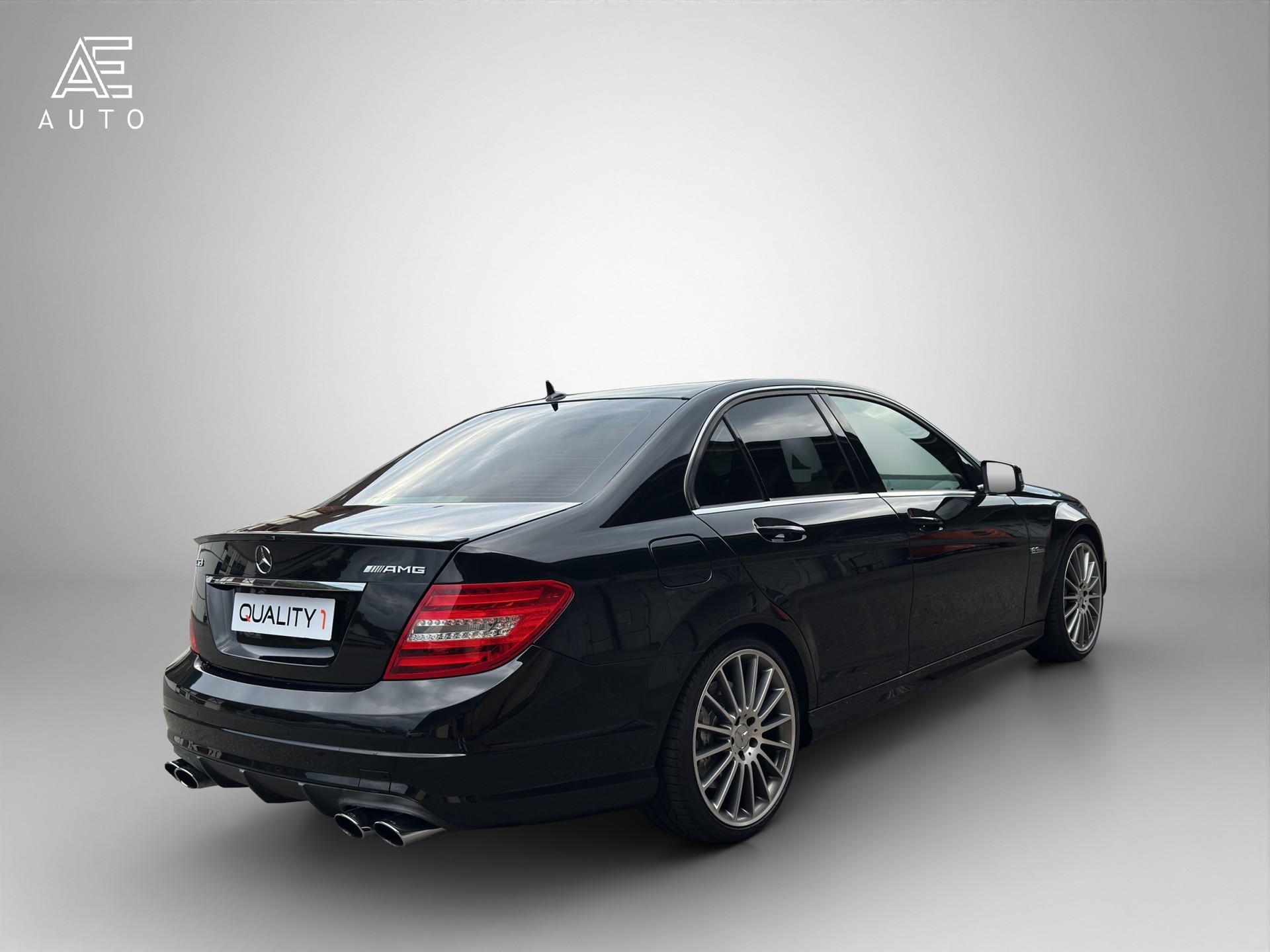 MERCEDES-BENZ C 63 AMG-image-6