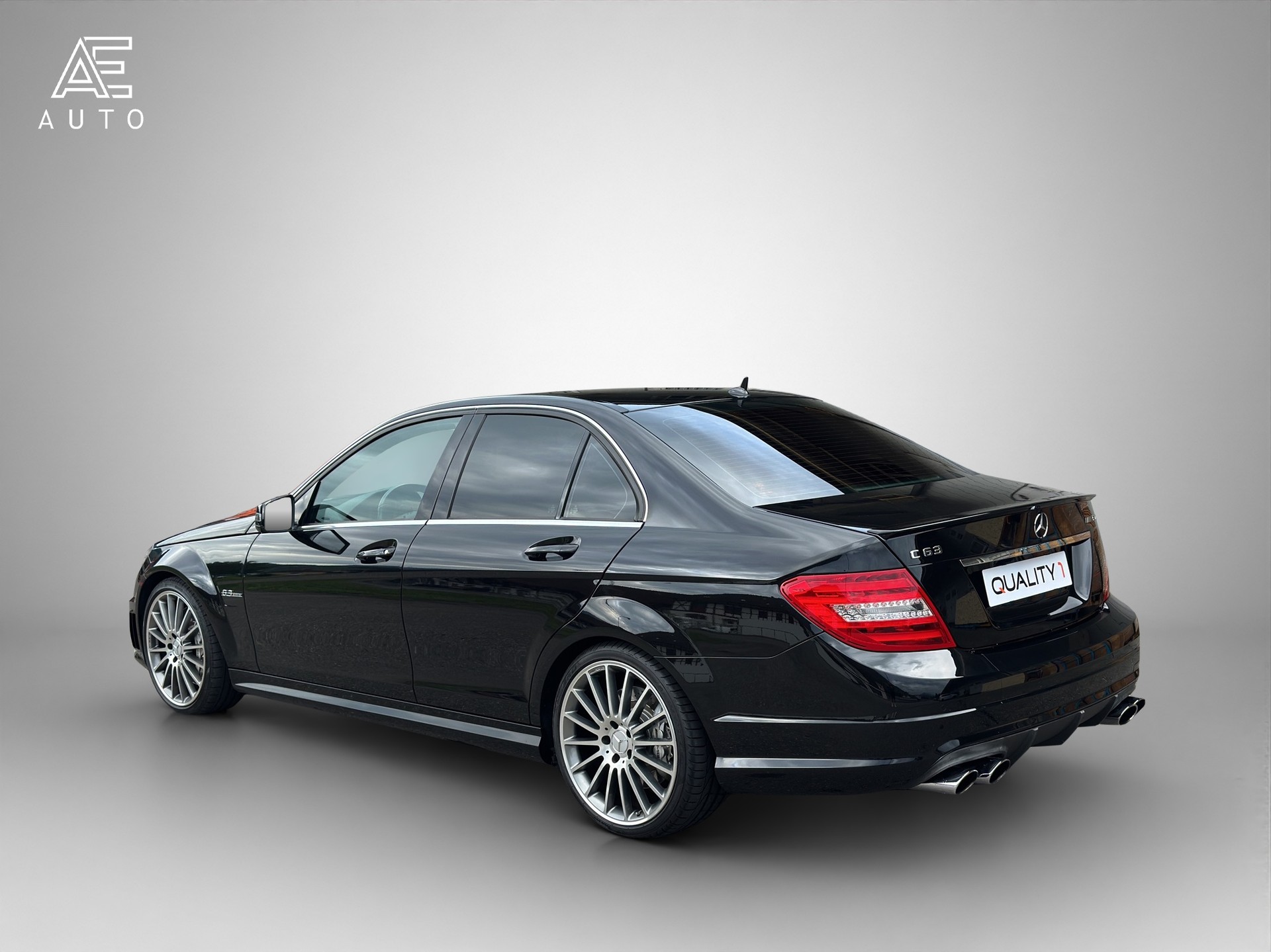 MERCEDES-BENZ C 63 AMG-image-4