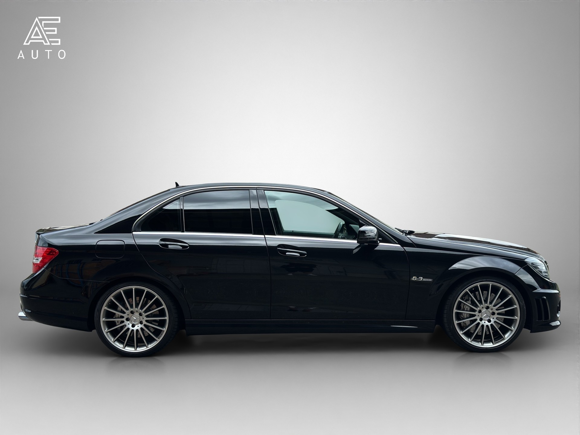 MERCEDES-BENZ C 63 AMG-image-7