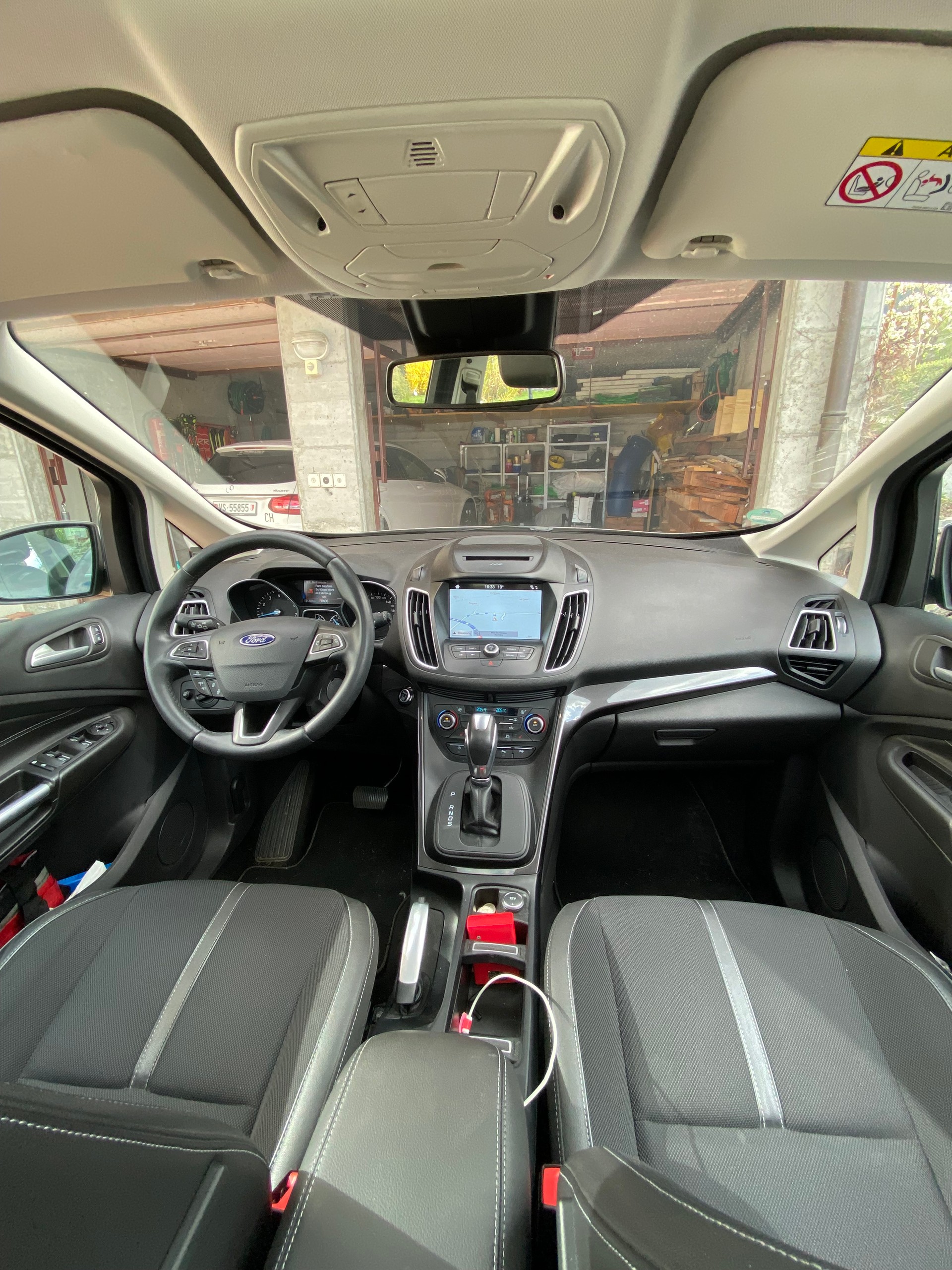 FORD Titanium-image-3
