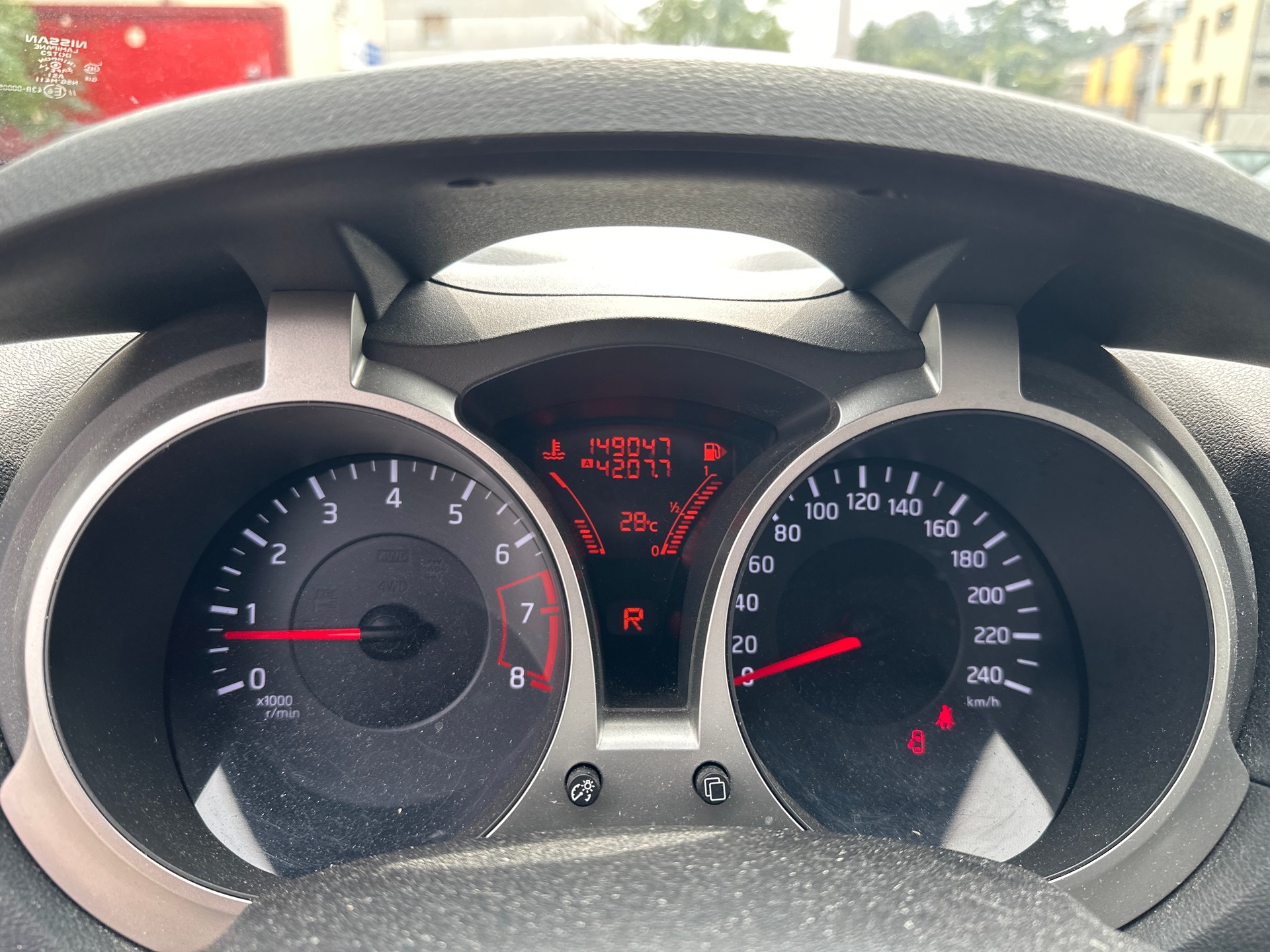 NISSAN Juke 1.6 DIG-T Shiro 4x4 Xtronic M-CVT-image-13