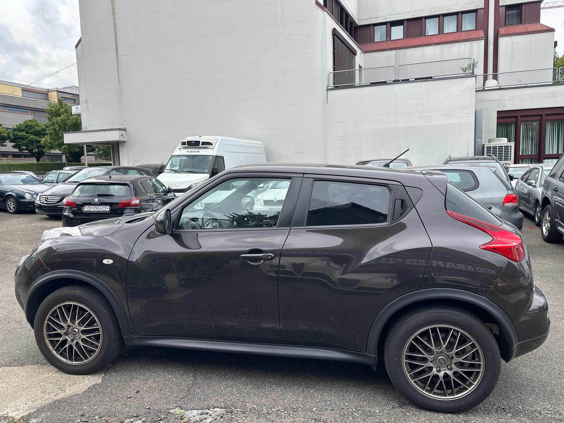 NISSAN Juke 1.6 DIG-T Shiro 4x4 Xtronic M-CVT-image-3