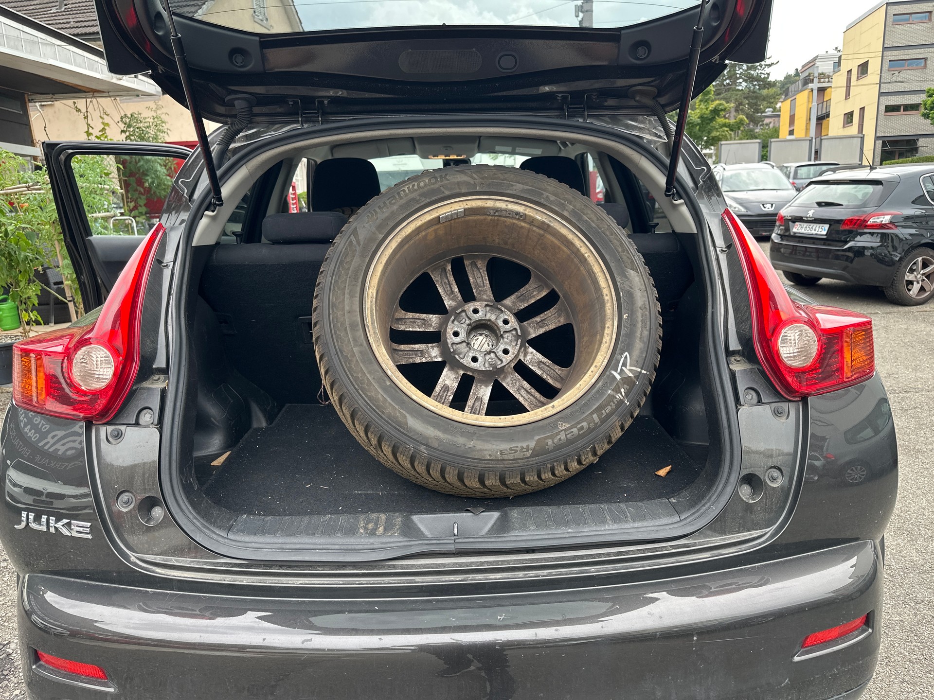 NISSAN Juke 1.6 DIG-T Shiro 4x4 Xtronic M-CVT-image-9