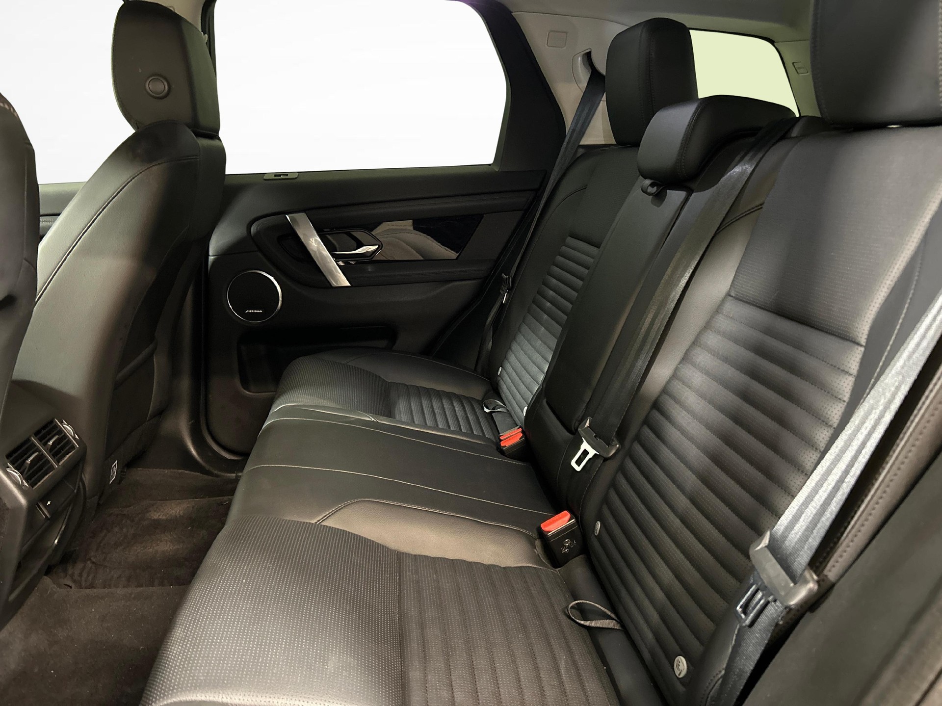 LAND ROVER Discovery Sport 2.0 SD4 200 SE-image-3