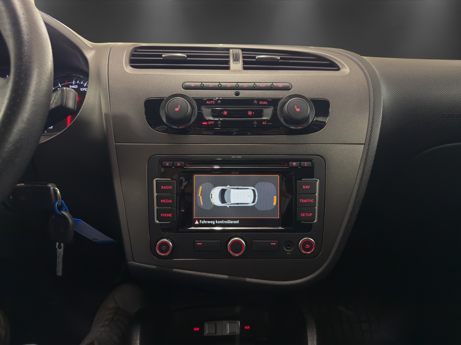 SEAT Leon 2.0 TSI FR DSG-image-11