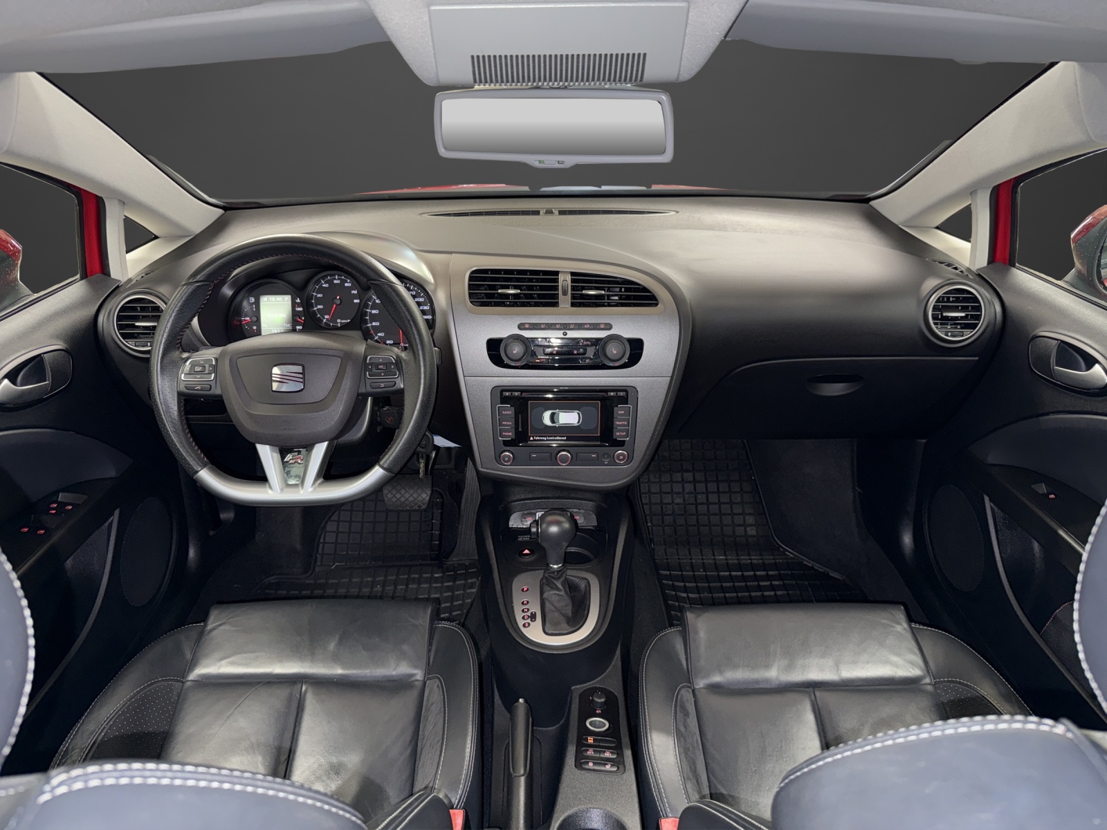 SEAT Leon 2.0 TSI FR DSG-image-8