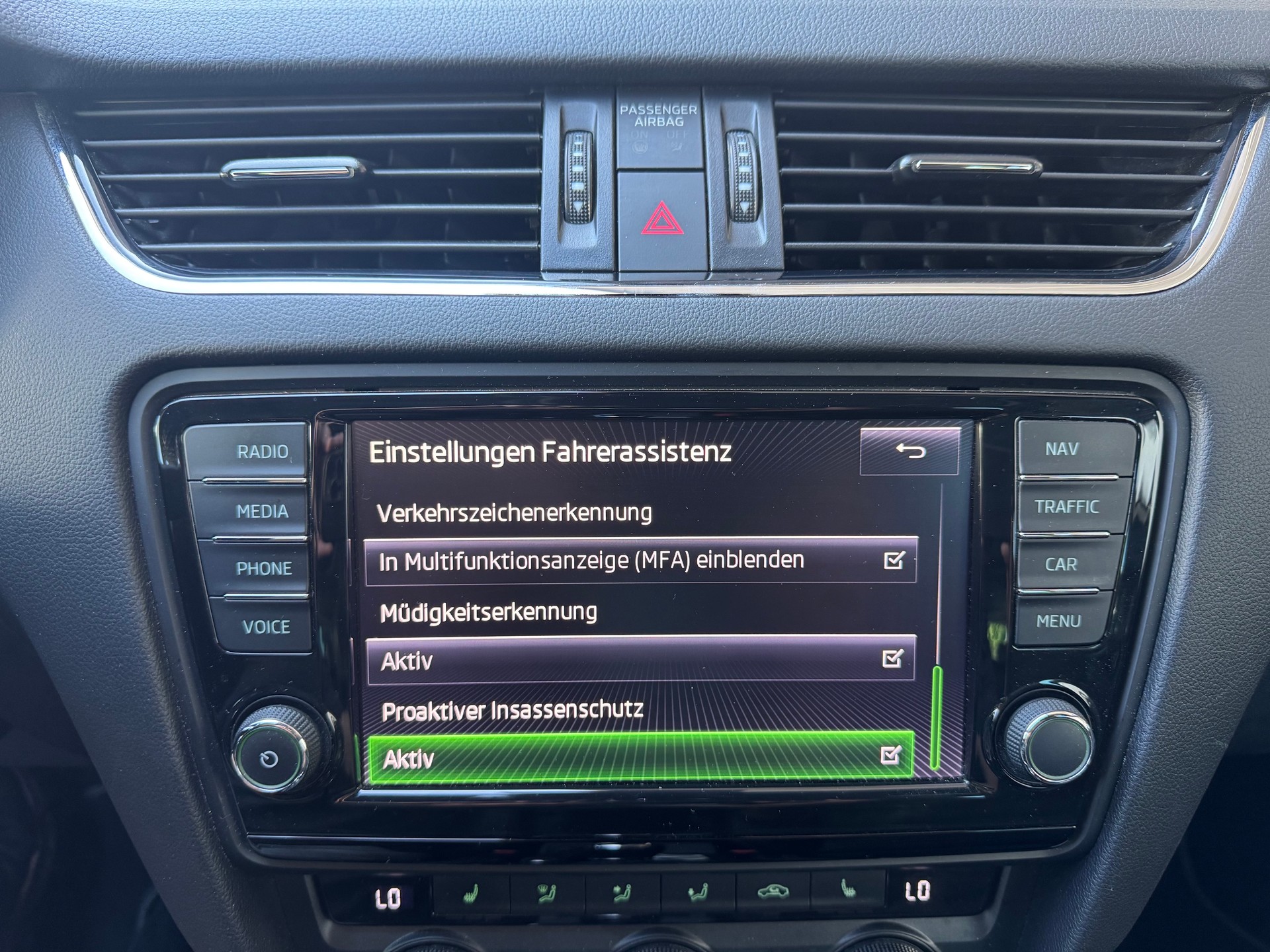 SKODA Octavia Combi 2.0 TSI RS DSG-image-12