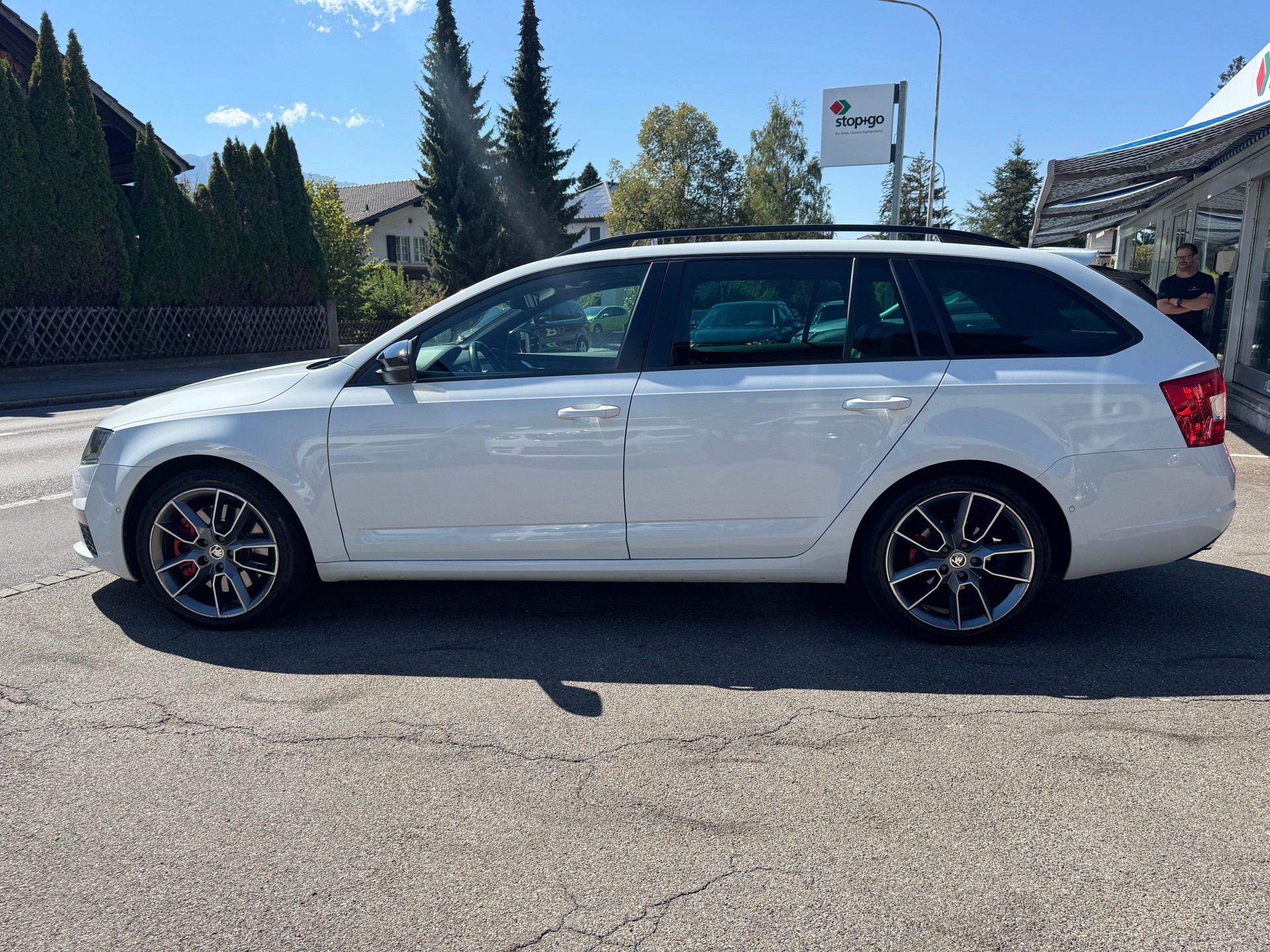 SKODA Octavia Combi 2.0 TSI RS DSG-image-8