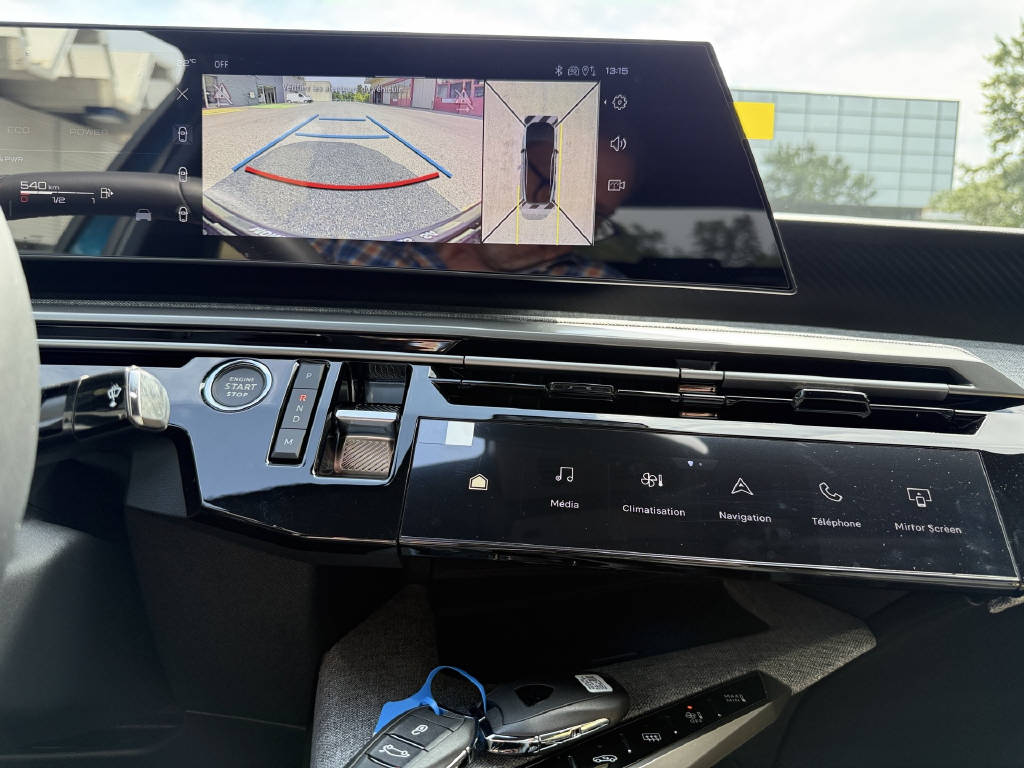 PEUGEOT 3008 Hybrid 145 e-DCS6 Allure Premium-image-10