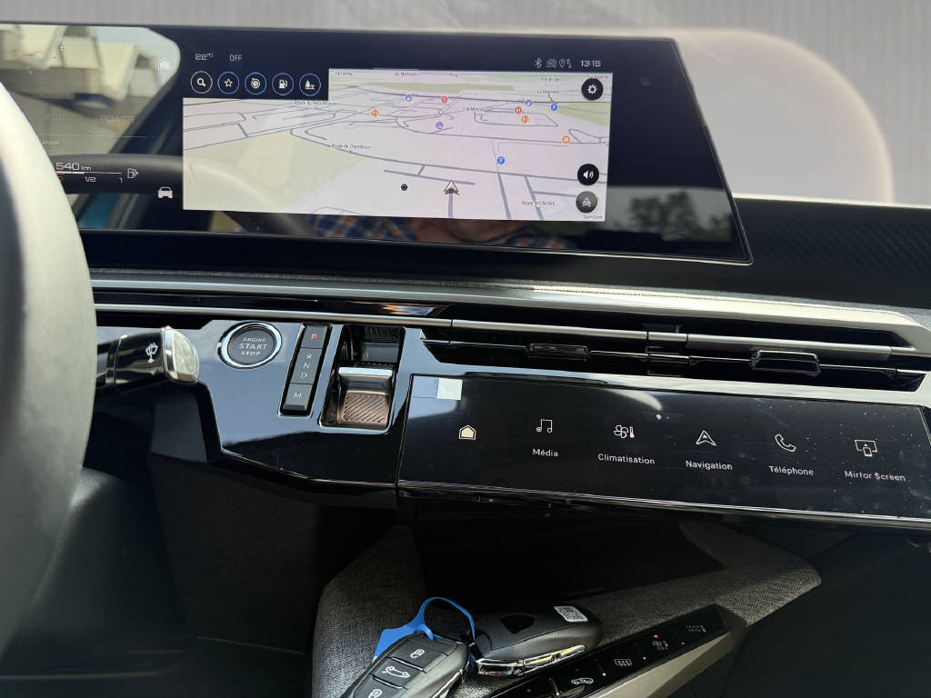 PEUGEOT 3008 Hybrid 145 e-DCS6 Allure Premium-image-9