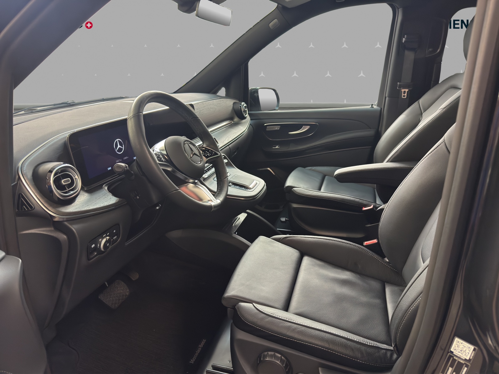 MERCEDES-BENZ V 300 d 4M - Lang / DISTRONIC / 360 Grad Kamera / Panorama-Dach / 7 Sitze / Luftfederung-image-7