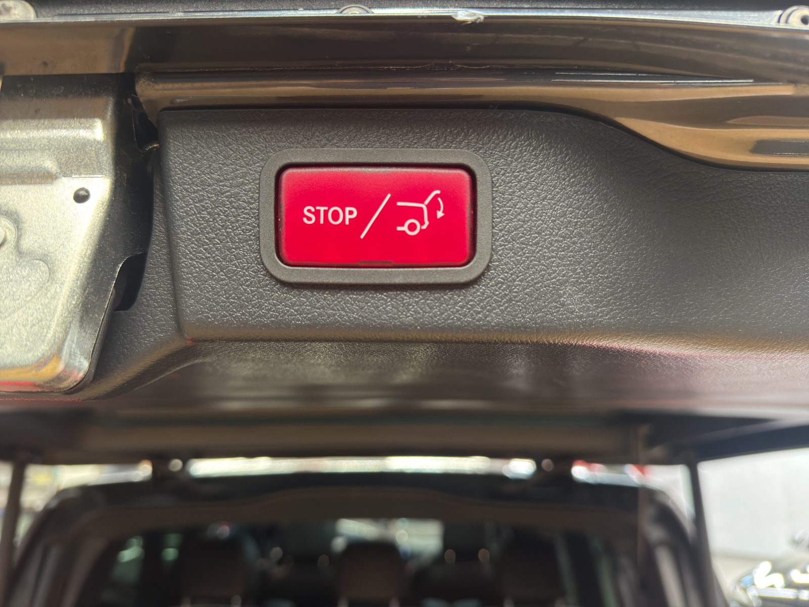 MERCEDES-BENZ V 300 d 4M - Lang / DISTRONIC / 360 Grad Kamera / Panorama-Dach / 7 Sitze / Luftfederung-image-15