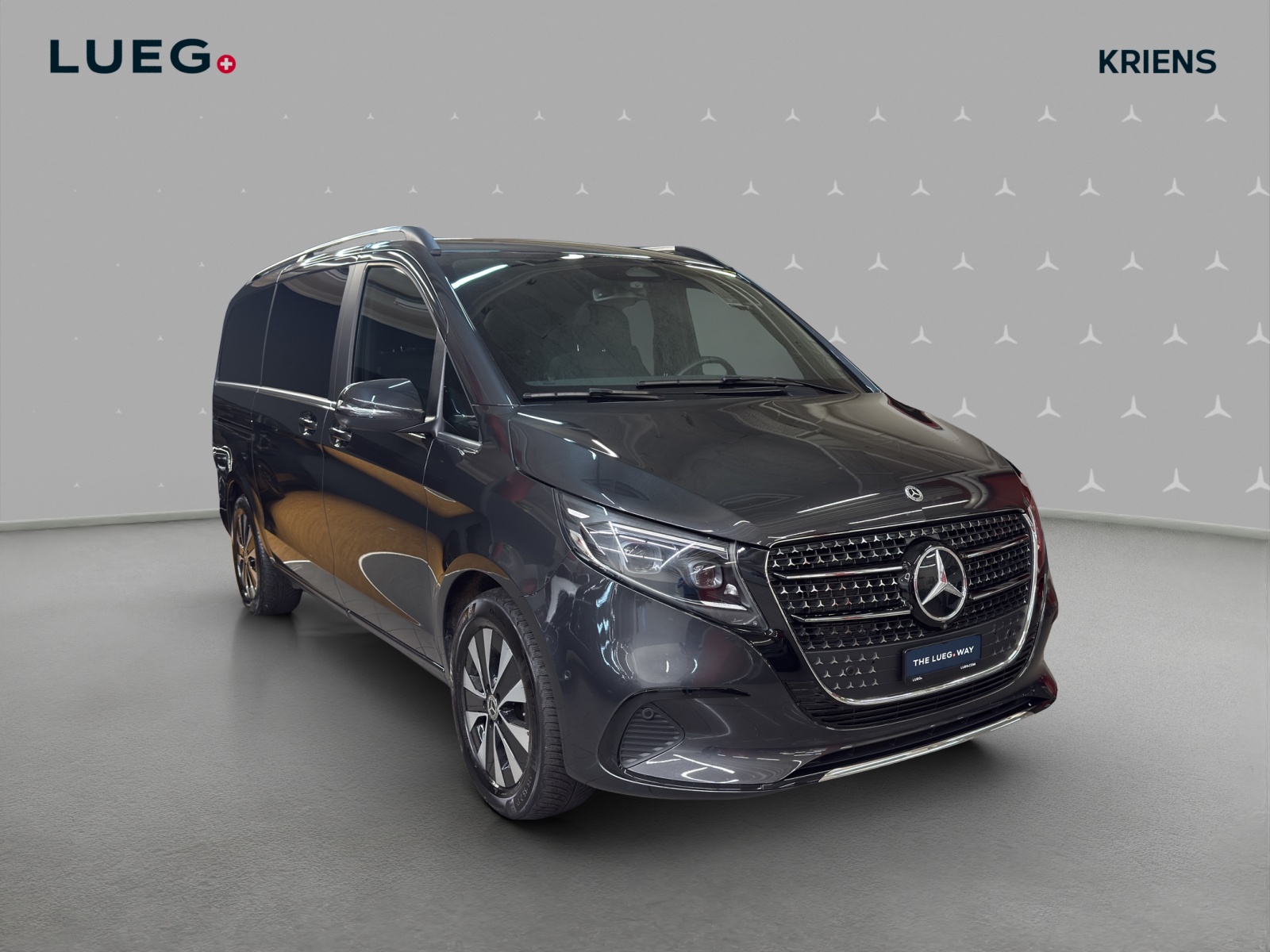MERCEDES-BENZ V 300 d 4M - Lang / DISTRONIC / 360 Grad Kamera / Panorama-Dach / 7 Sitze / Luftfederung-image-4