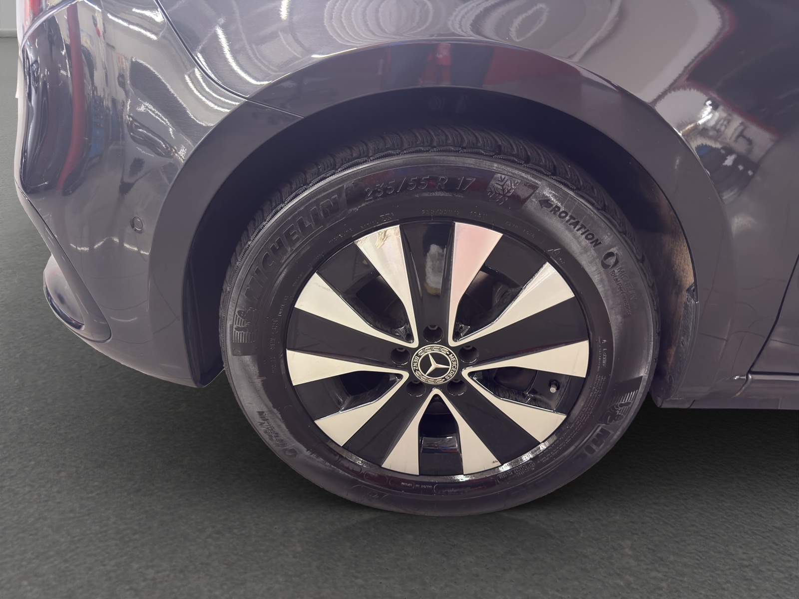MERCEDES-BENZ V 300 d 4M - Lang / DISTRONIC / 360 Grad Kamera / Panorama-Dach / 7 Sitze / Luftfederung-image-6