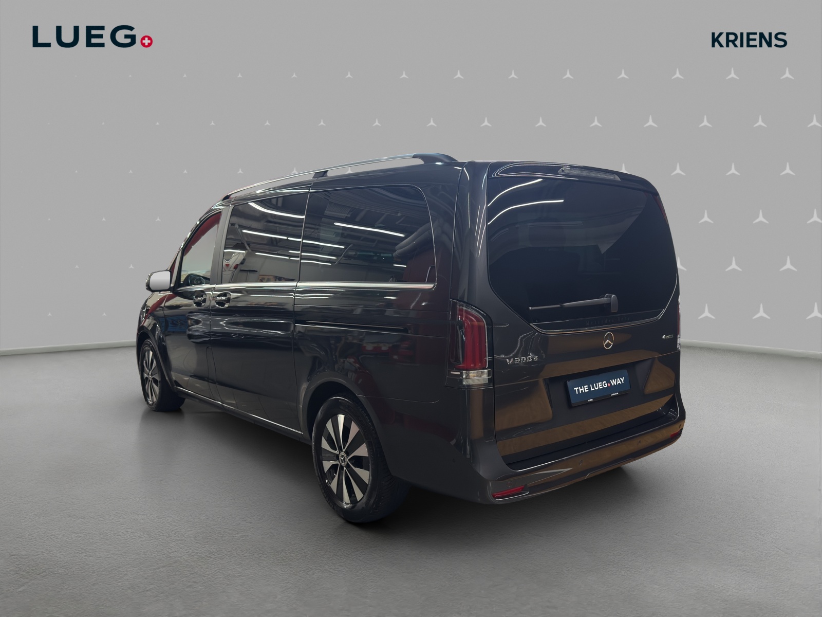 MERCEDES-BENZ V 300 d 4M - Lang / DISTRONIC / 360 Grad Kamera / Panorama-Dach / 7 Sitze / Luftfederung-image-2