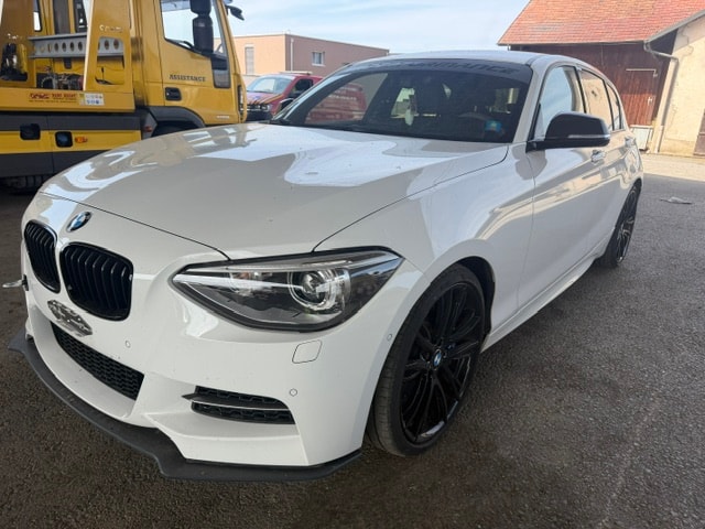BMW M135i xDrive Steptronic-image-0
