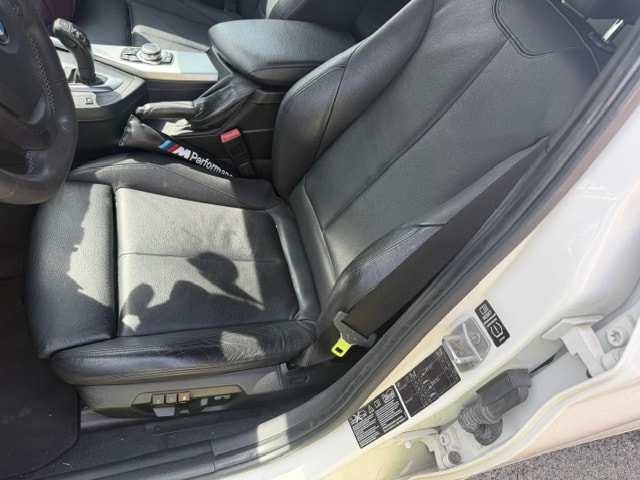 BMW M135i xDrive Steptronic-image-8