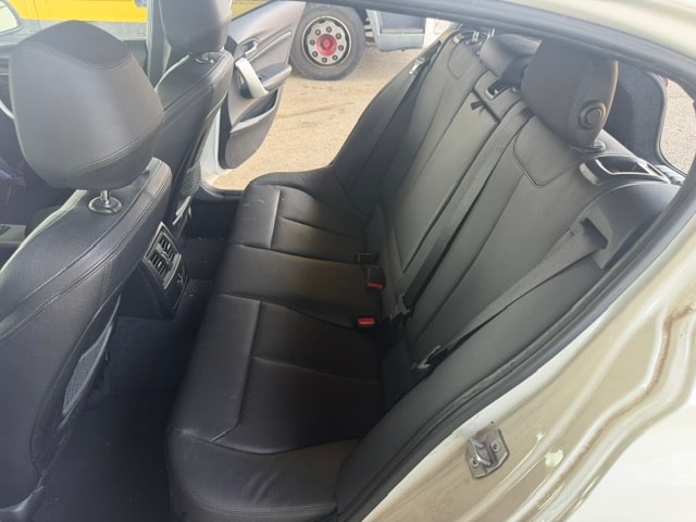 BMW M135i xDrive Steptronic-image-5