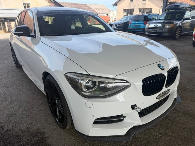 BMW M135i xDrive Steptronic-image-1