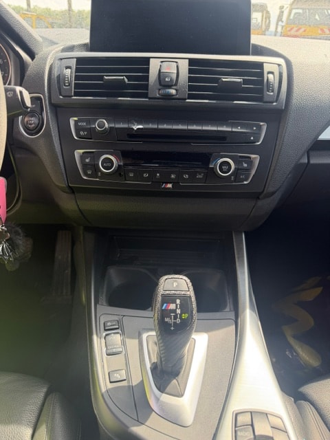 BMW M135i xDrive Steptronic-image-6