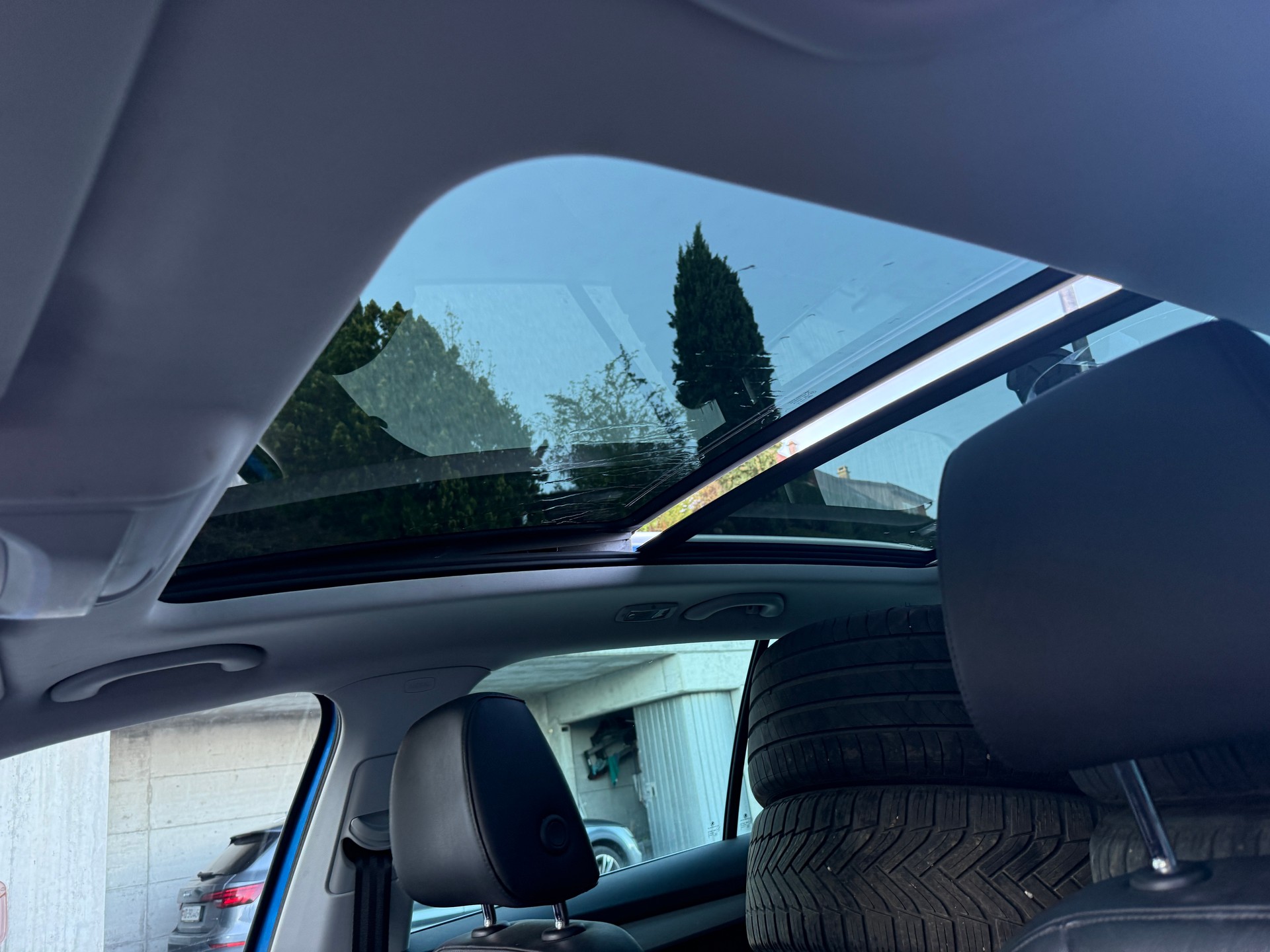 SKODA Octavia Combi 2.0 TDI Elegance 4x4-image-12