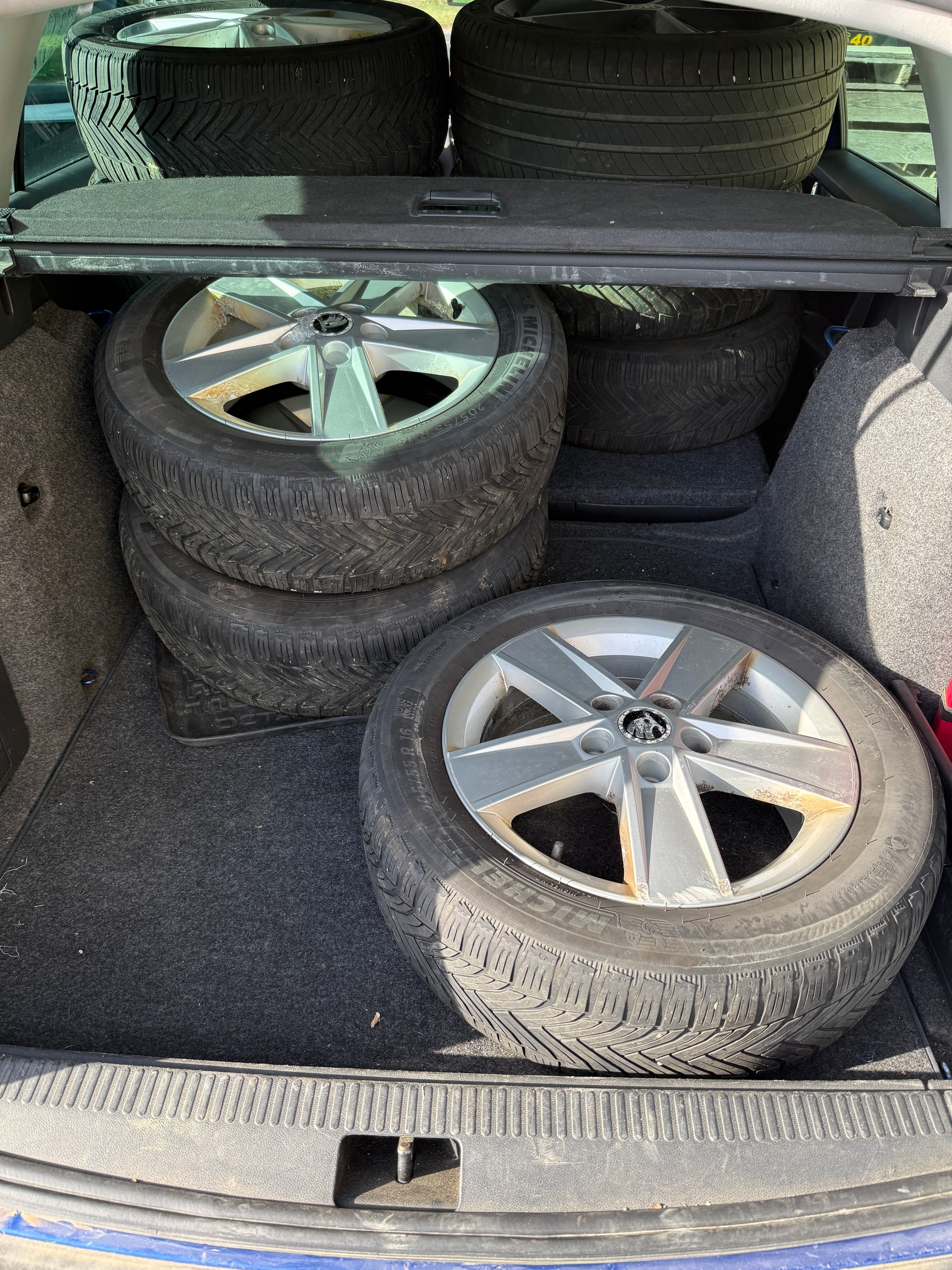 SKODA Octavia Combi 2.0 TDI Elegance 4x4-image-15