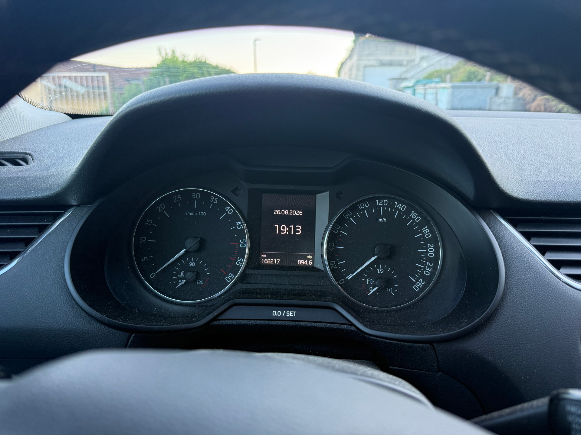 SKODA Octavia Combi 2.0 TDI Elegance 4x4-image-10
