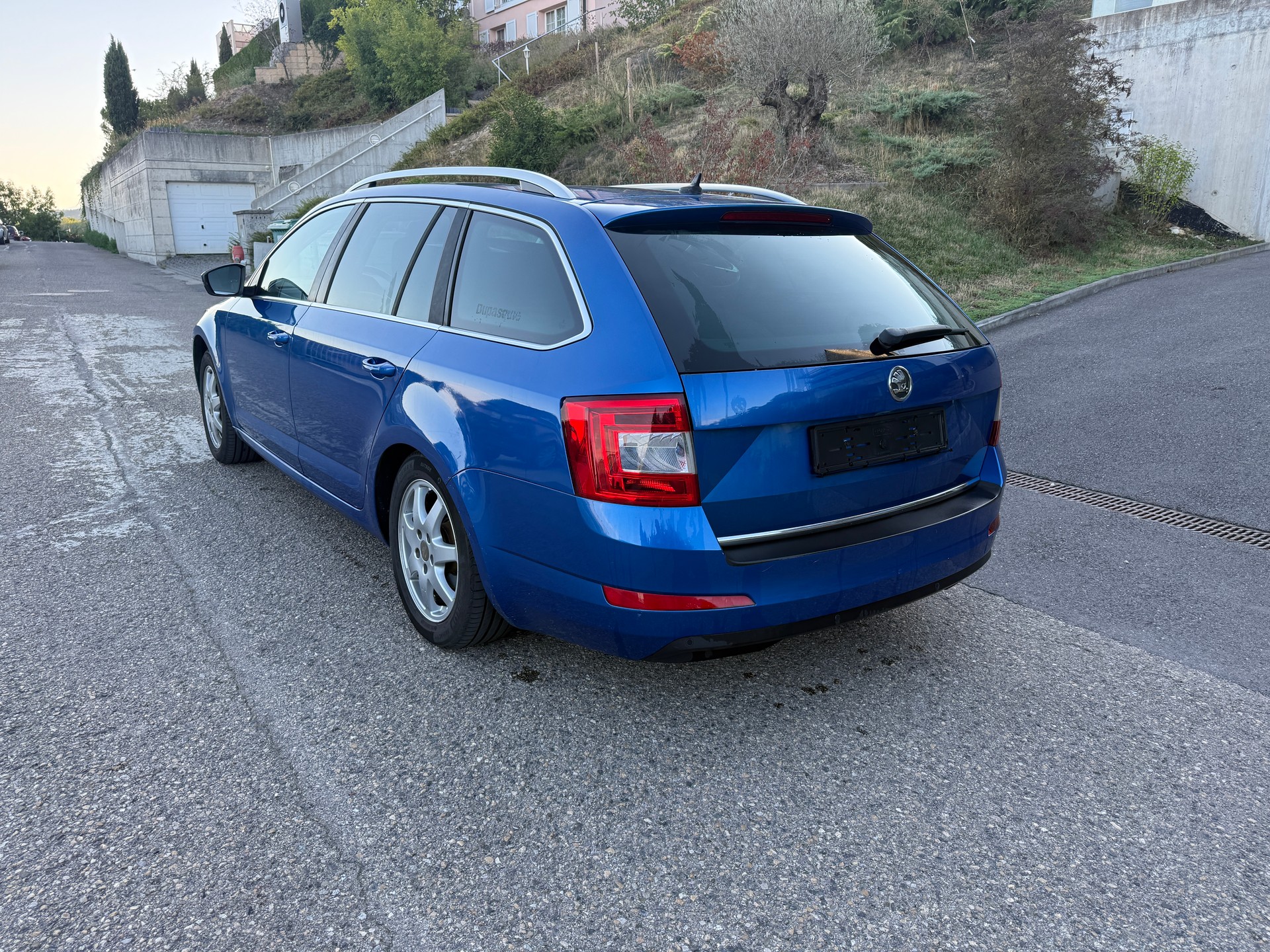 SKODA Octavia Combi 2.0 TDI Elegance 4x4-image-4