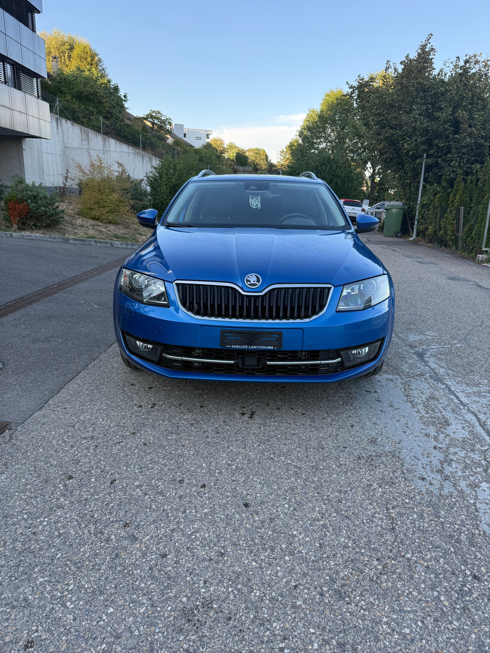 SKODA Octavia Combi 2.0 TDI Elegance 4x4-image-0