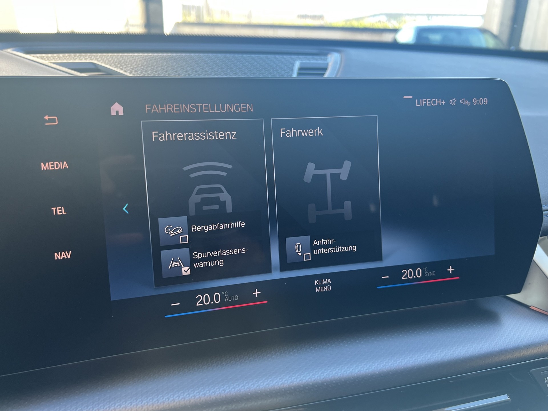 BMW X1 xDrive 23d 48V M Sport-image-16