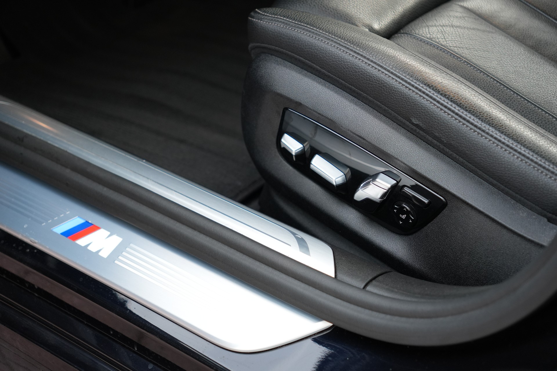 BMW 730d xDrive Steptronic M Sport-image-17