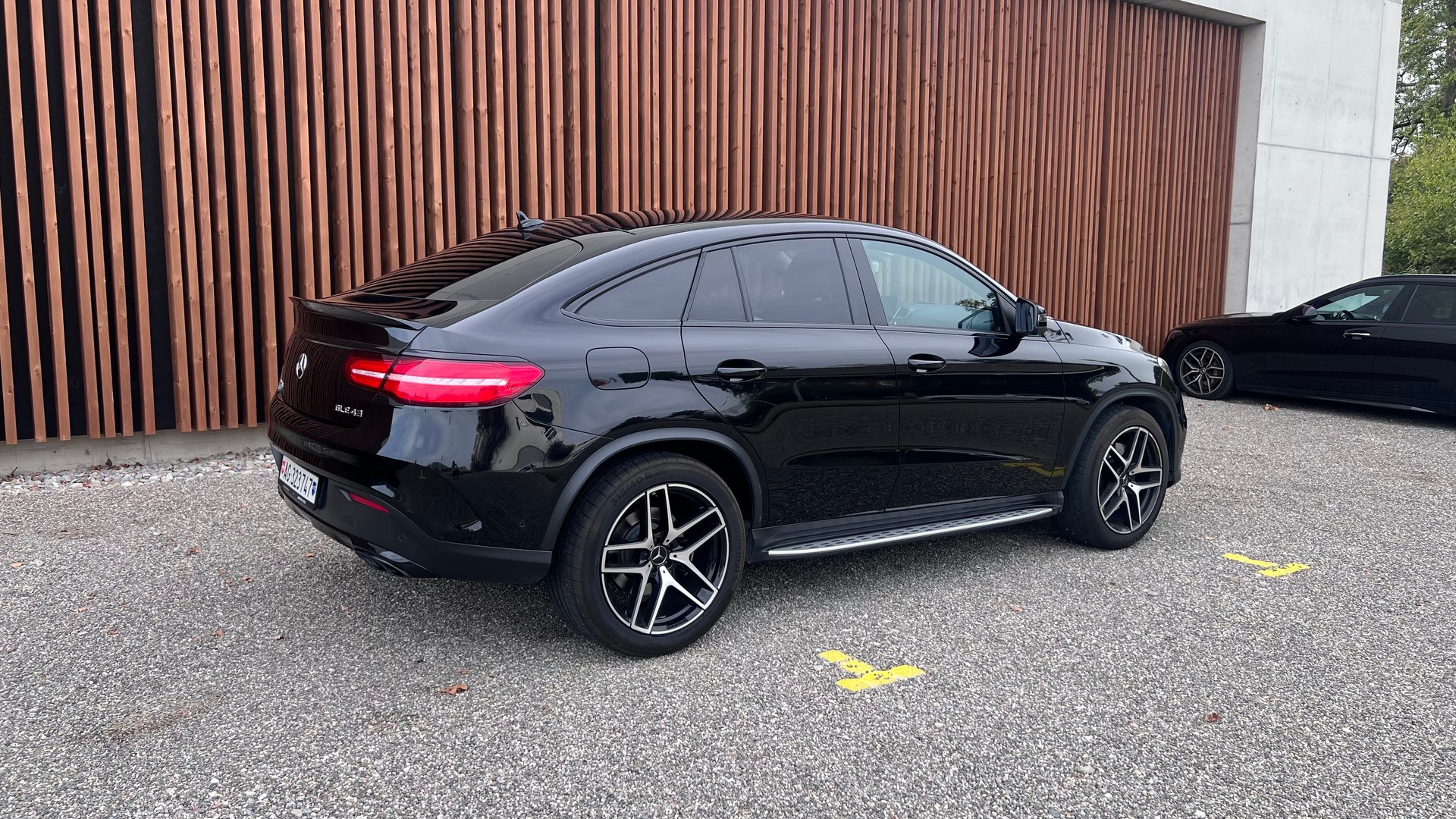 MERCEDES-BENZ GLE 43 AMG-image-2