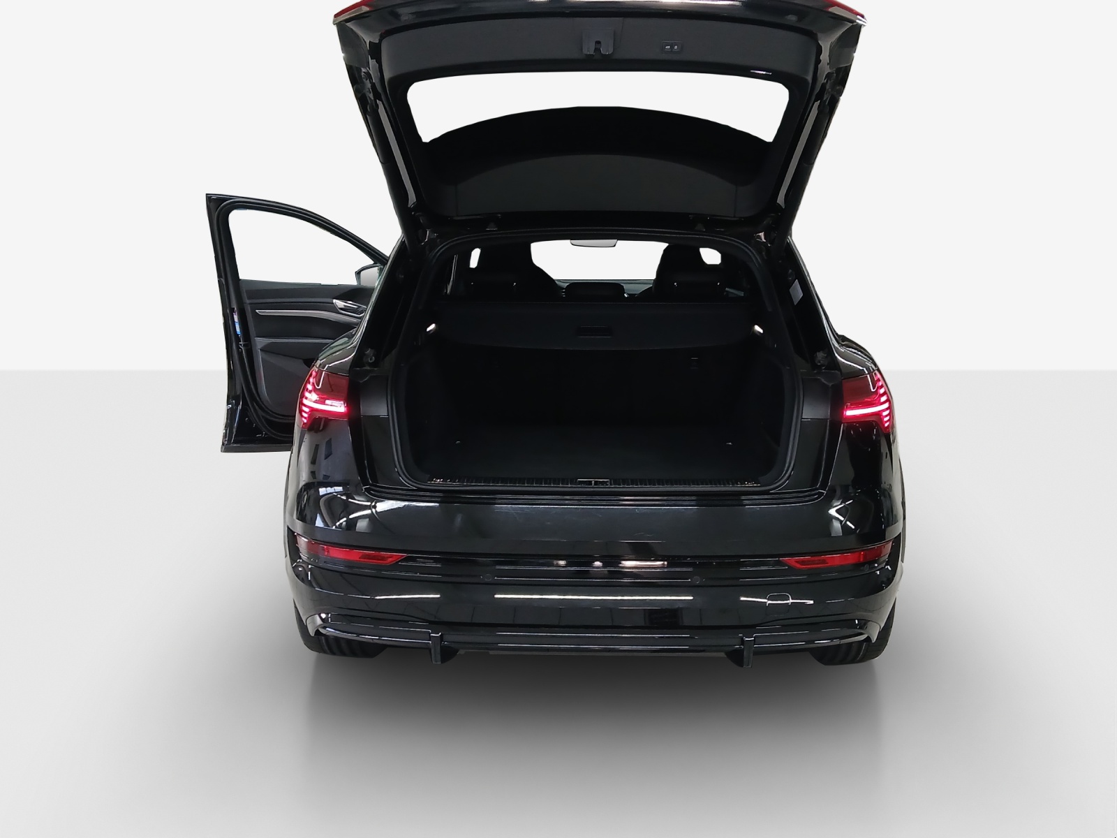 AUDI e-tron S quattro-image-12