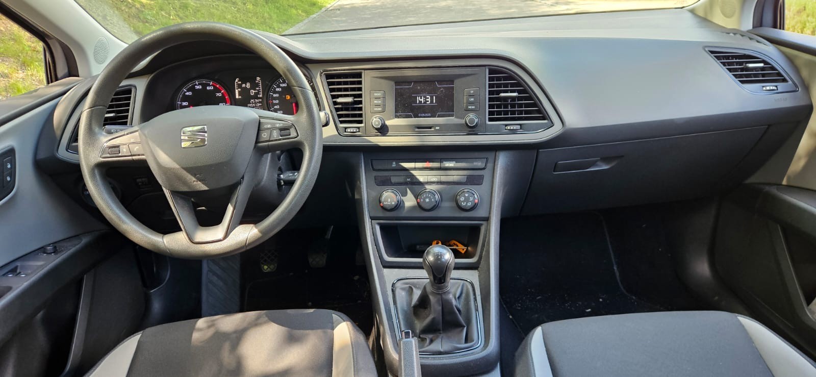 SEAT Leon ST 1.2 TSI Style-image-1