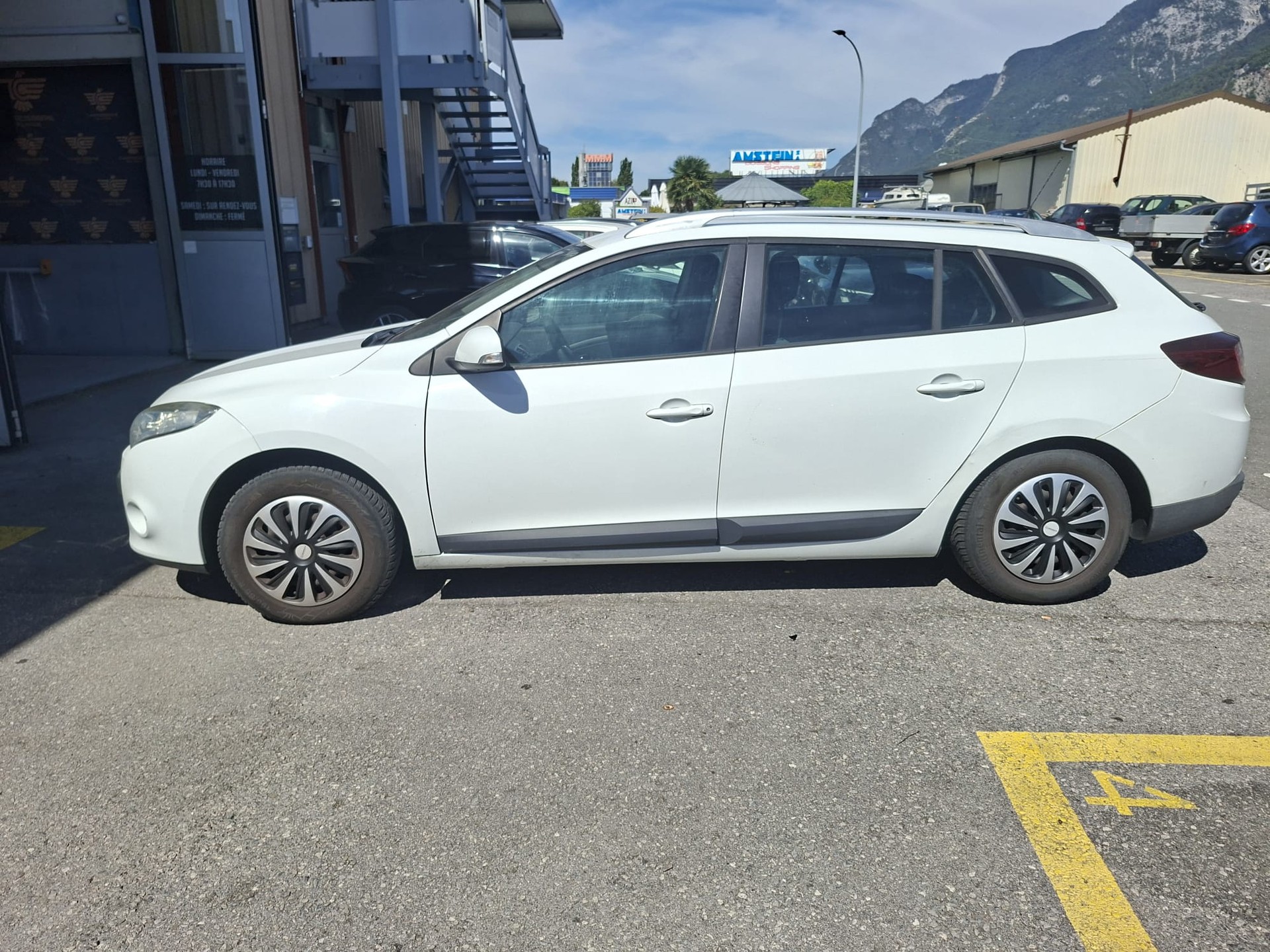 RENAULT Mégane Grandtour 1.5 dCi Dynamique EDC-image-2