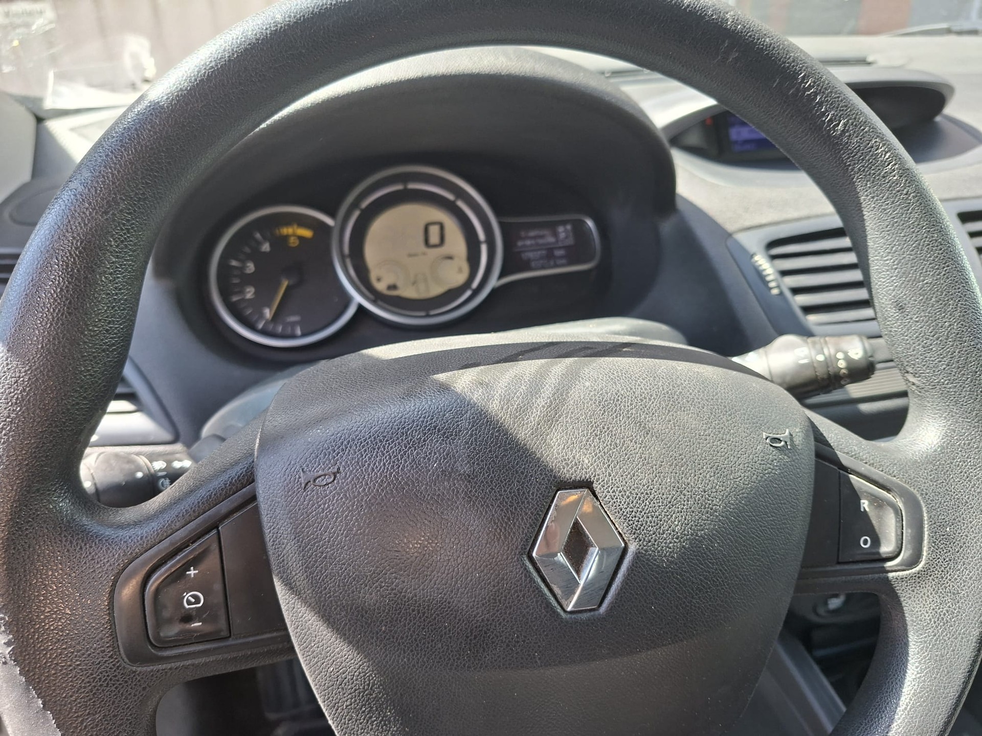 RENAULT Mégane Grandtour 1.5 dCi Dynamique EDC-image-5