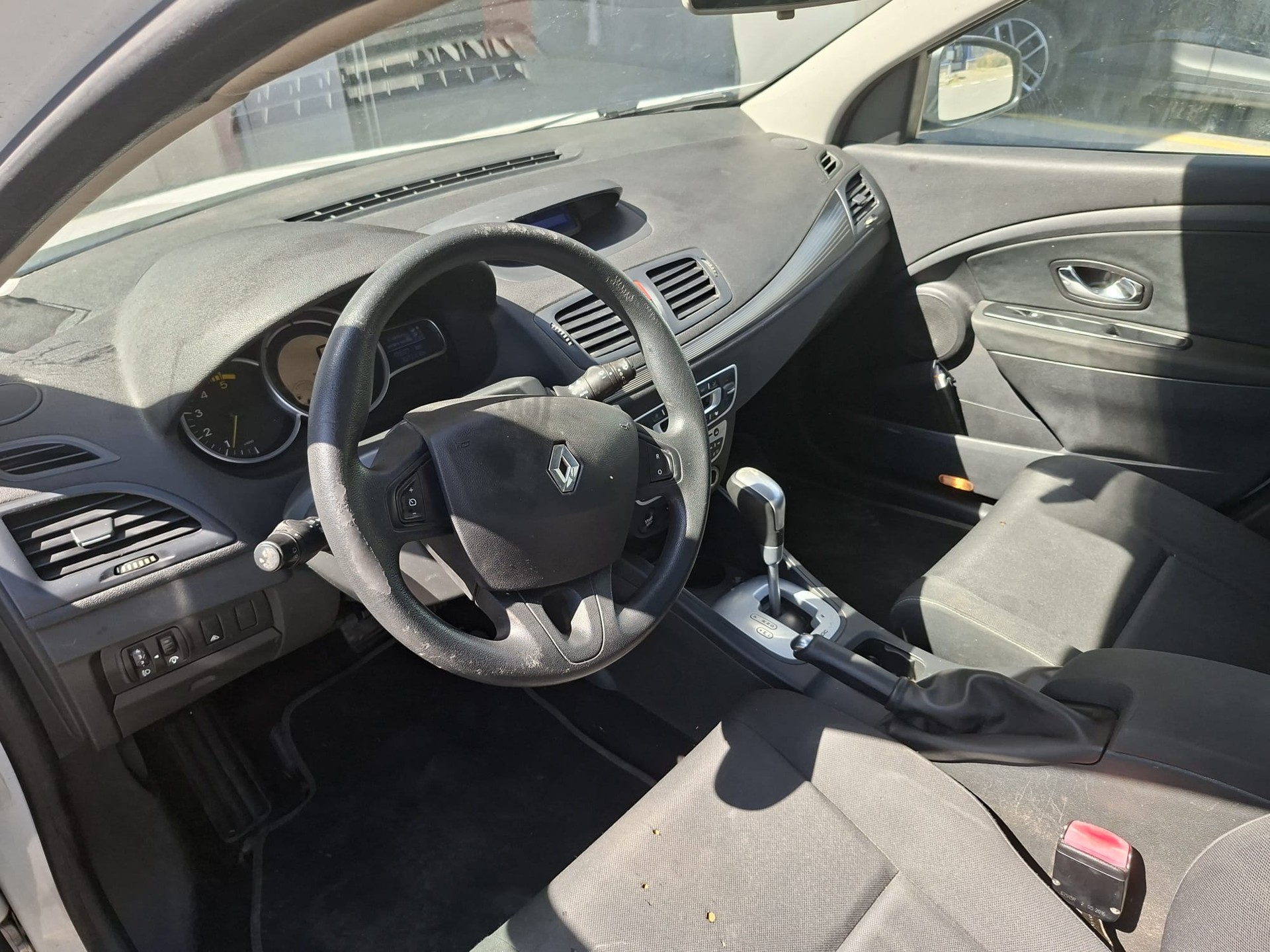 RENAULT Mégane Grandtour 1.5 dCi Dynamique EDC-image-4