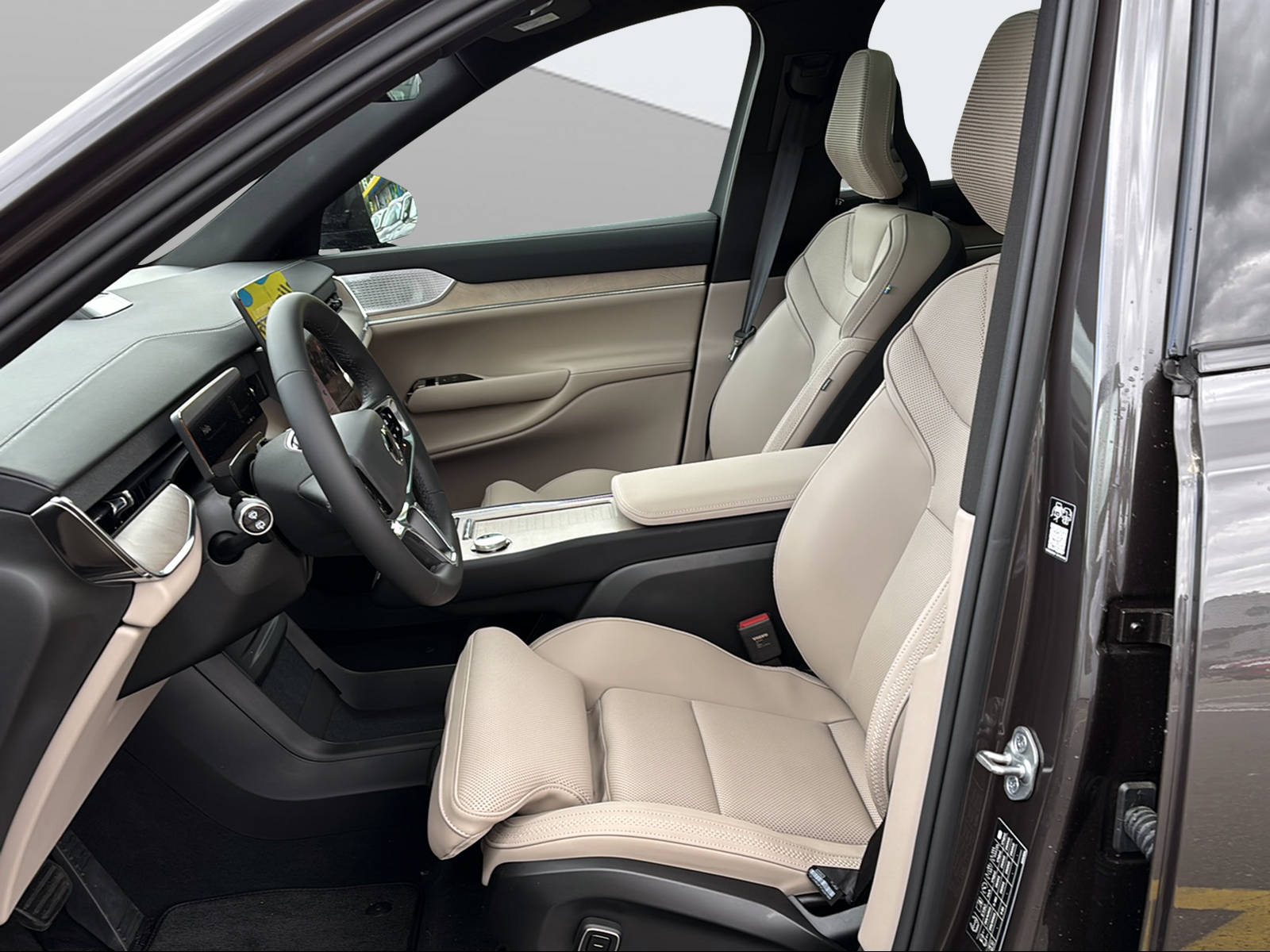 VOLVO EX90 Twin Performance 106 kWh Ultra AWD-image-8