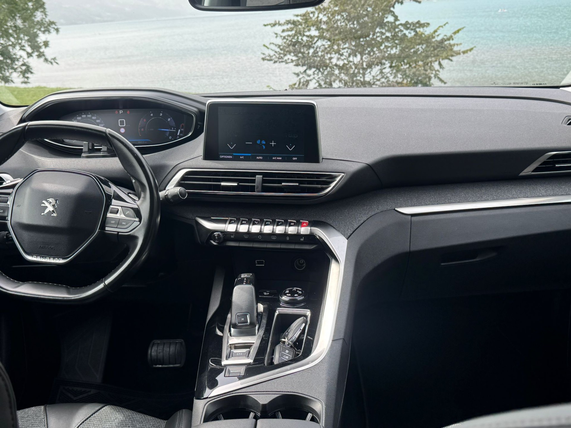 PEUGEOT 3008 1.5 BlueHDi Allure EAT-image-14