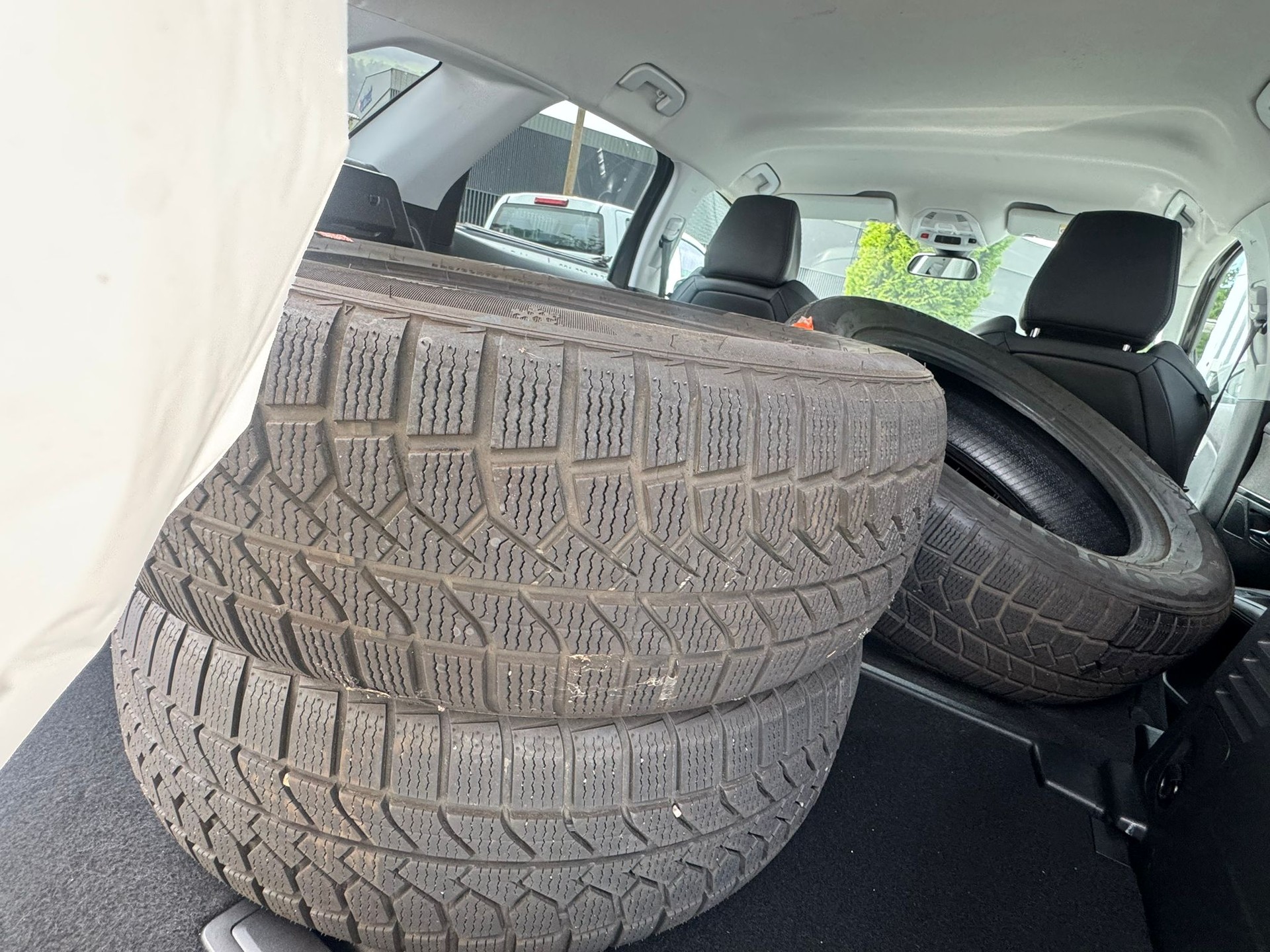 PEUGEOT 3008 1.5 BlueHDi Allure EAT-image-9