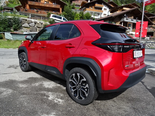 TOYOTA Yaris Cross 1.5 VVT-i HSD Trend AWD-i-image-1